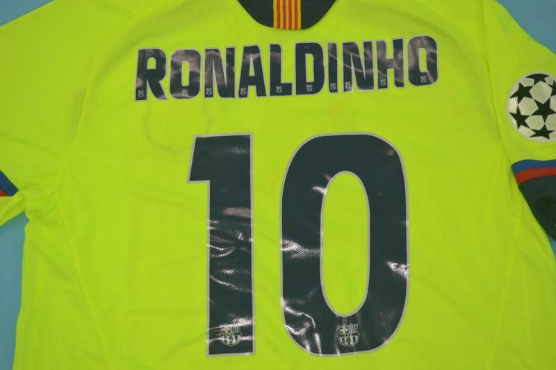 Camisa Barcelona Away 05/06 (Versão Retrô)