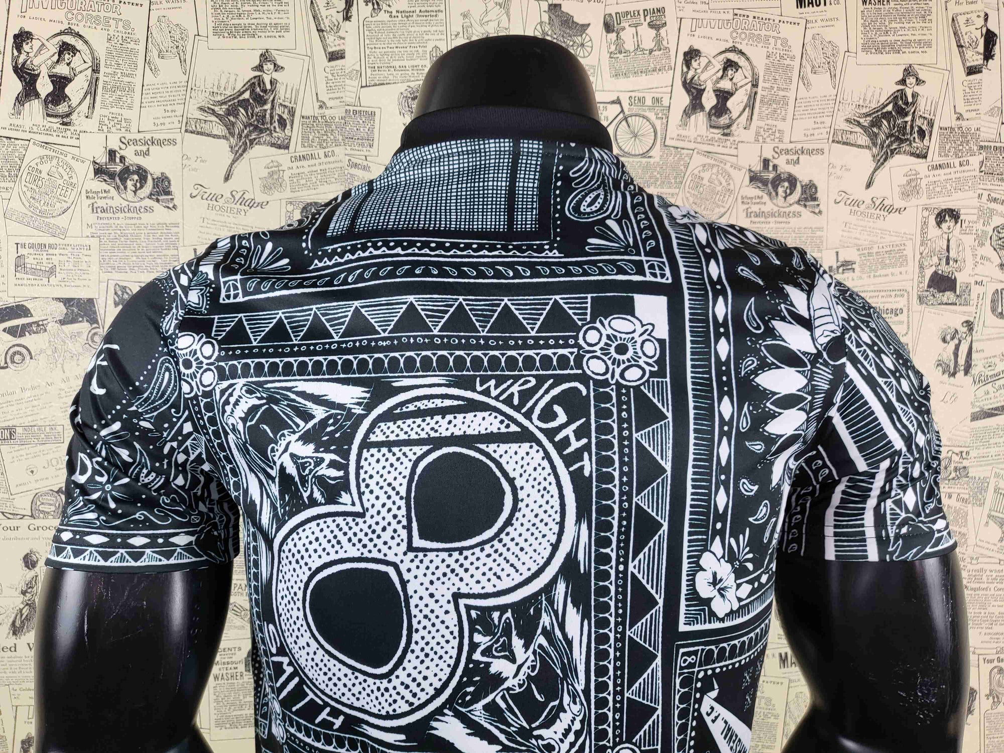 Camisa Arsenal F.C. "Black and White Style" 23/24 (Versão Torcedor) | EDIÇÃO ESPECIAL