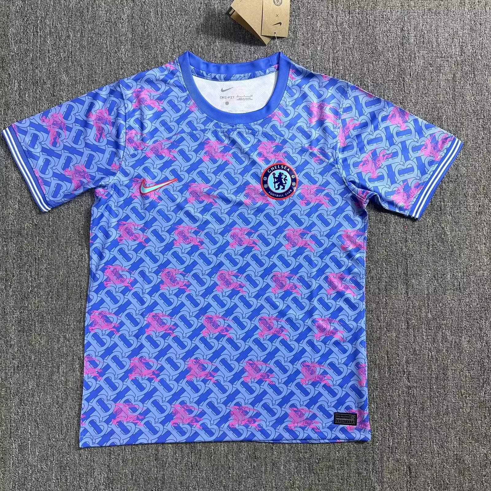 Camisa Chelsea F.C. "Burberry Concept" (Versão Torcedor) | EDIÇÃO ESPECIAL