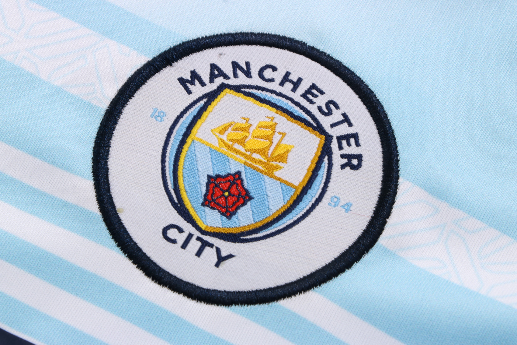 Kit Pre-Treino Manchester City F.C. Conjunto Adulto/Infantil (Versão Torcedor)