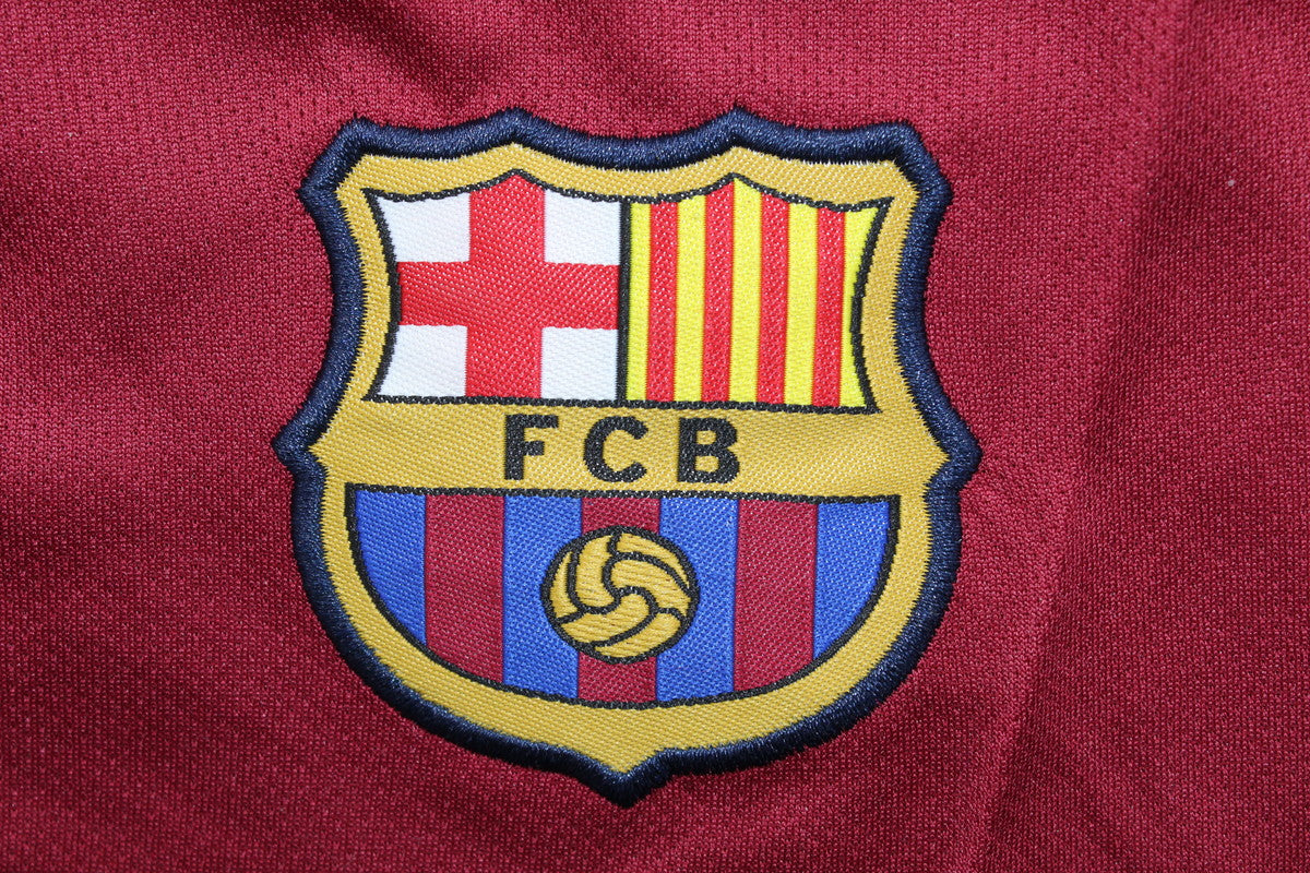 Kit Barcelona Home Conjunto Infantil 10/11 (Versão Manga Longa Retrô)