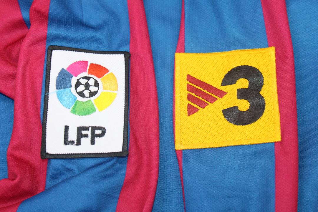 Camisa Barcelona Home 05/06 (Versão Manga Longa Retrô) - ESPECIAL R10