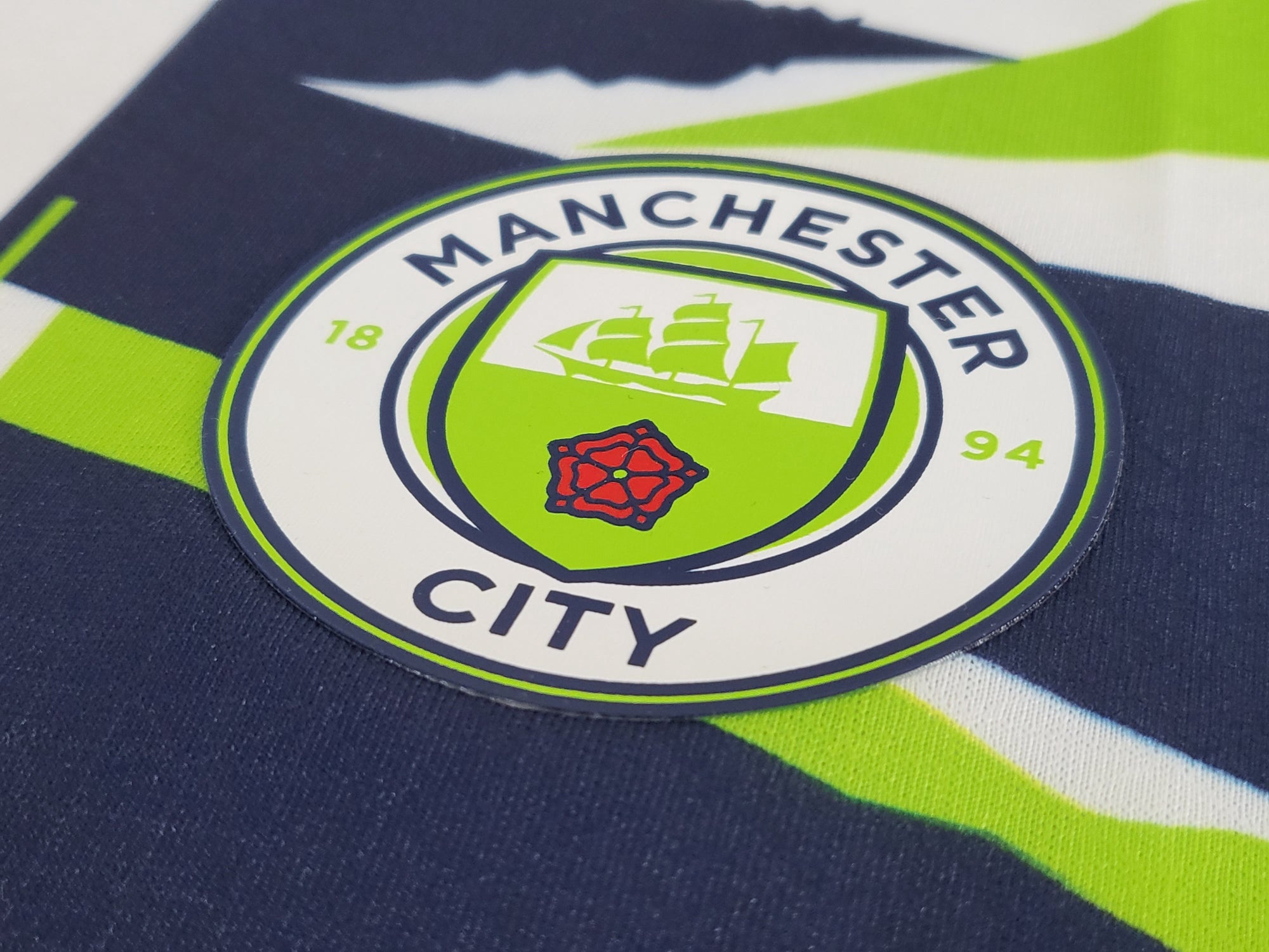 Camisa Manchester City "Green, White and Blue" 23/24 (Versão Jogador) | EDIÇÃO ESPECIAL