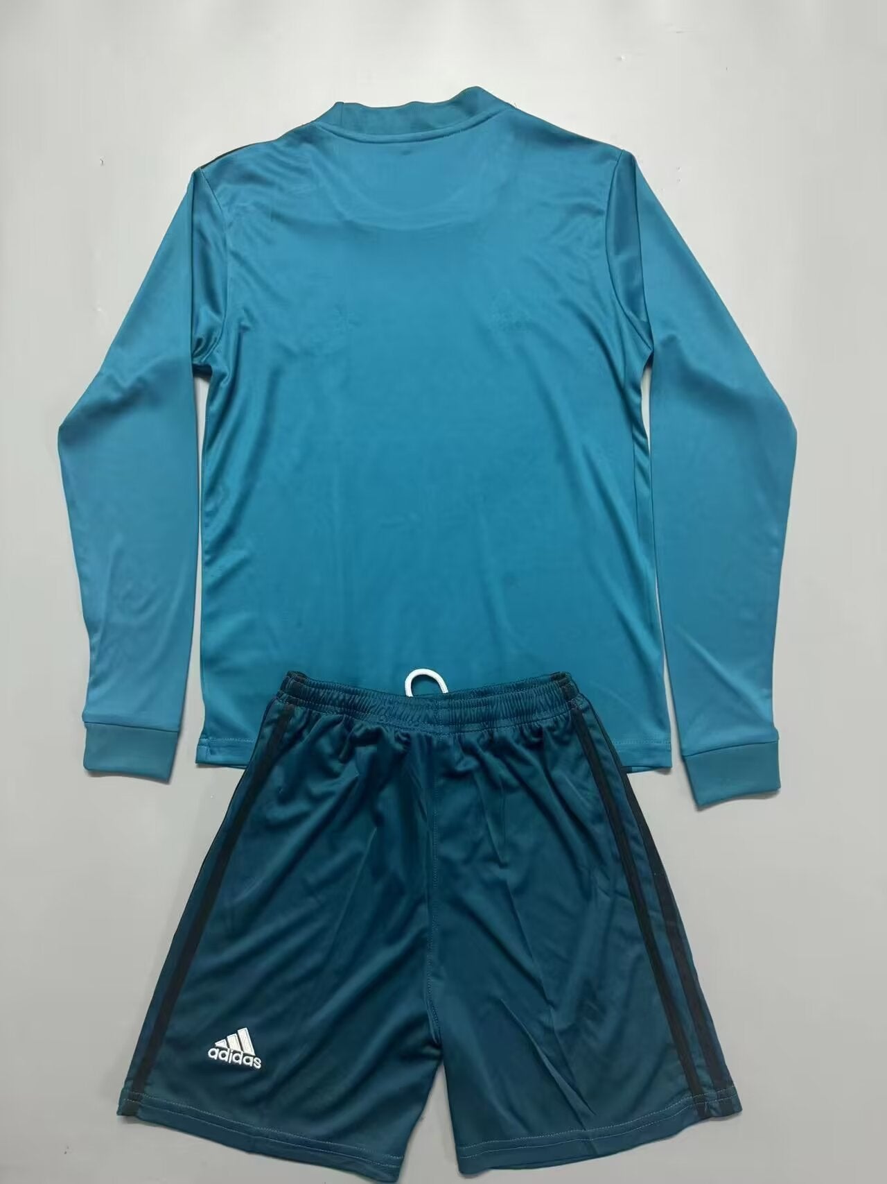 Kit Real Madrid Third 17/18 Conjunto Infantil (Versão Manga Longa Retrô)