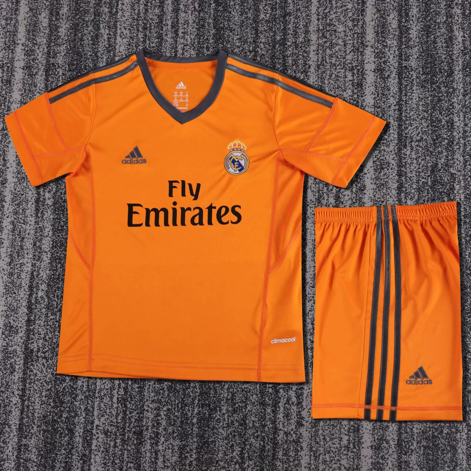 Kit Real Madrid Third 13/14 Conjunto Infantil (Versão Curta Retrô)
