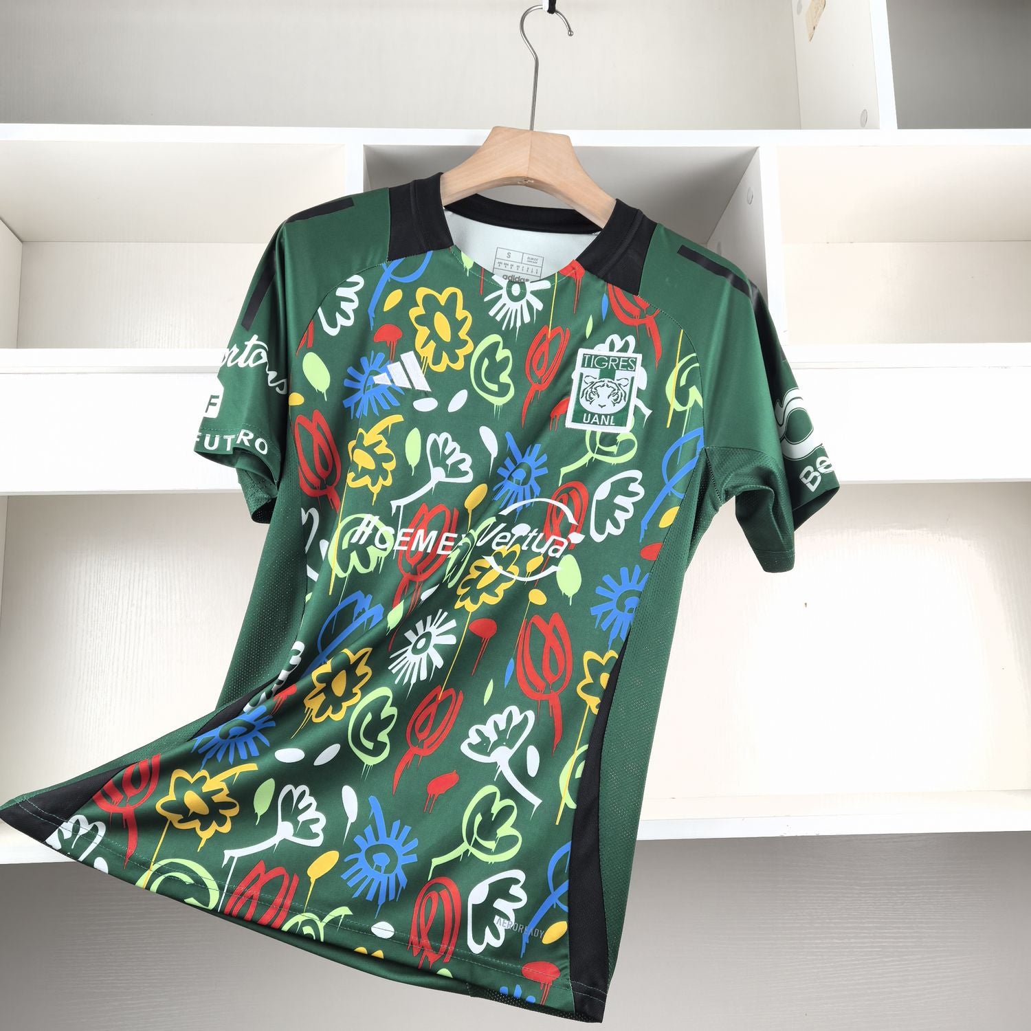 Camisa Tigres UANL "Flower Style" 24/25 (Versão Torcedor) | EDIÇÃO ESPECIAL