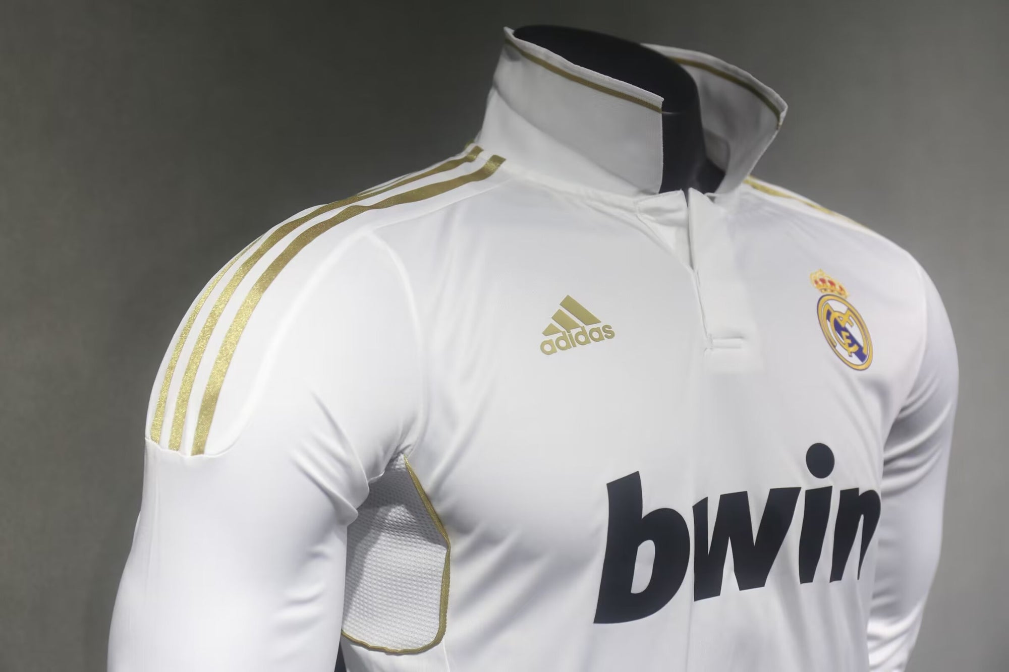 Camisa Real Madrid Home 11/12 (Versão Manga Longa Jogador Retrô)