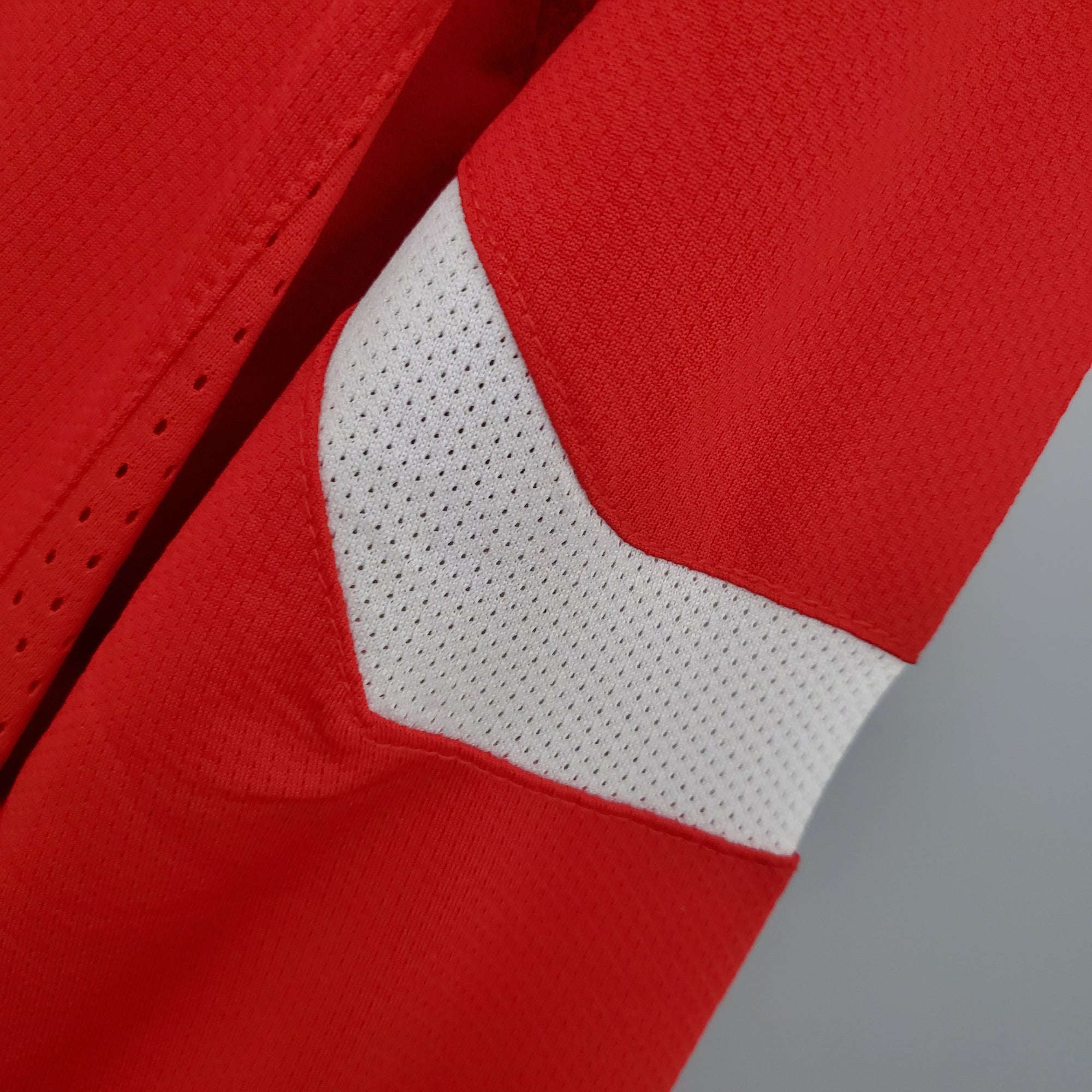 Camisa Manchester United Home 04/05 (Versão Manga Longa Retrô)