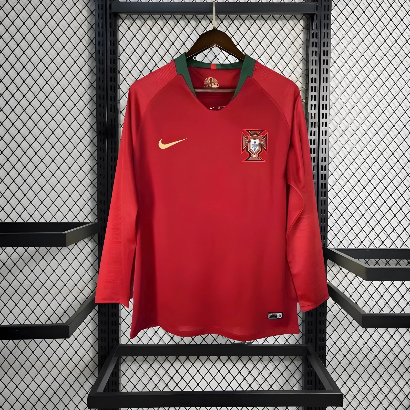 Camisa Seleção Portuguesa Home 2018 (Versão Manga Longa Torcedor Retrô)