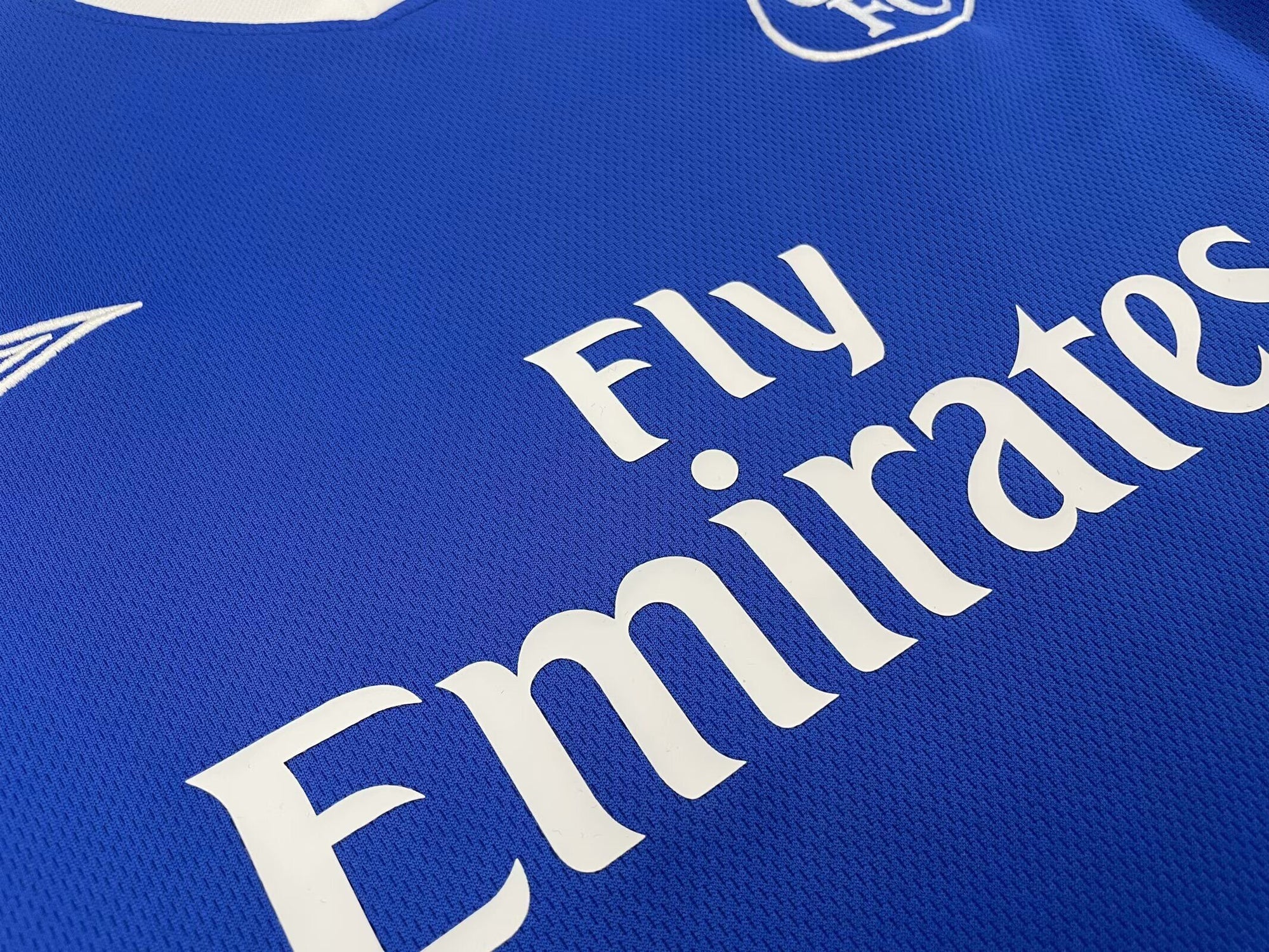 Kit Chelsea F.C. Home 03/05 Conjunto Infantil (Versão Torcedor Retro)