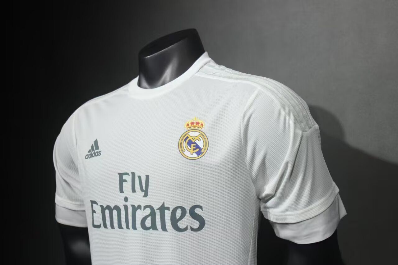 Camisa Real Madrid Home 15/16 (Versão Jogador Retrô)