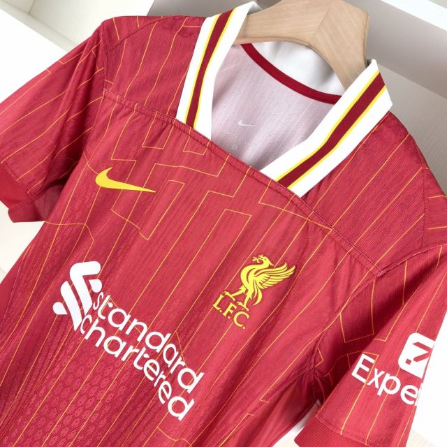 Camisa Liverpool 24/25 Home (Versão Jogador)