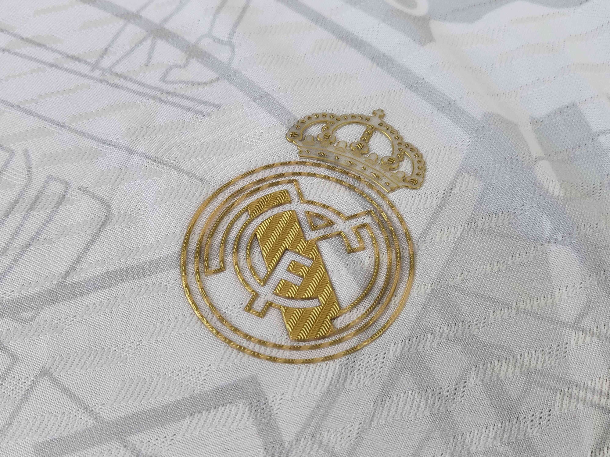Camisa Real Madrid "Golden-White Style" 23/24 (Versão Jogador) | EDIÇÃO ESPECIAL