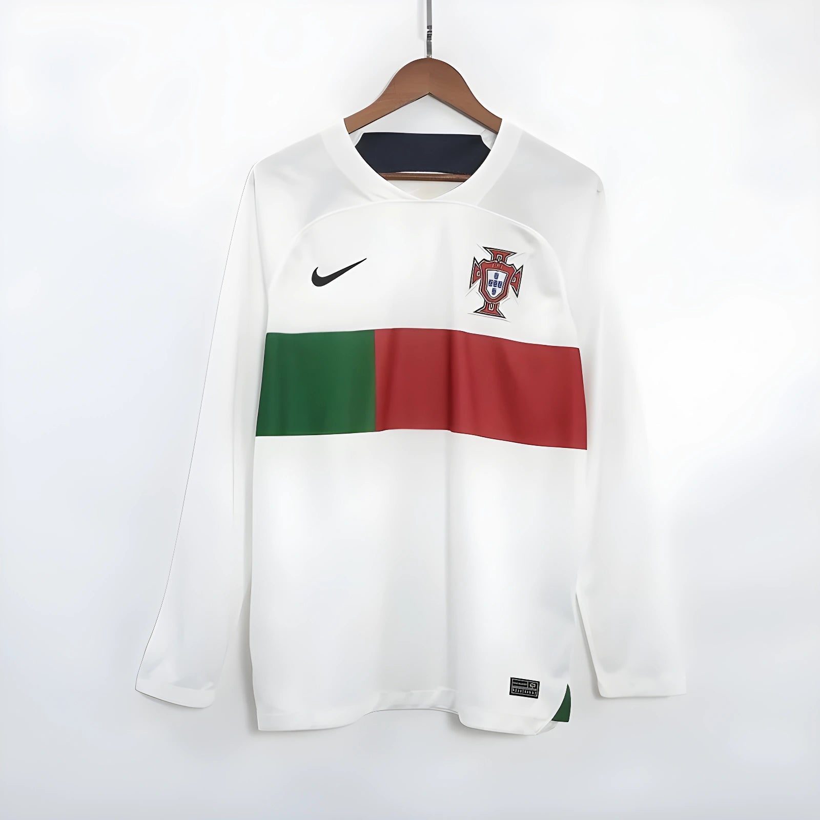 Camisa Seleção Portuguesa Away 2022 (Versão Manga Longa Torcedor Retrô)