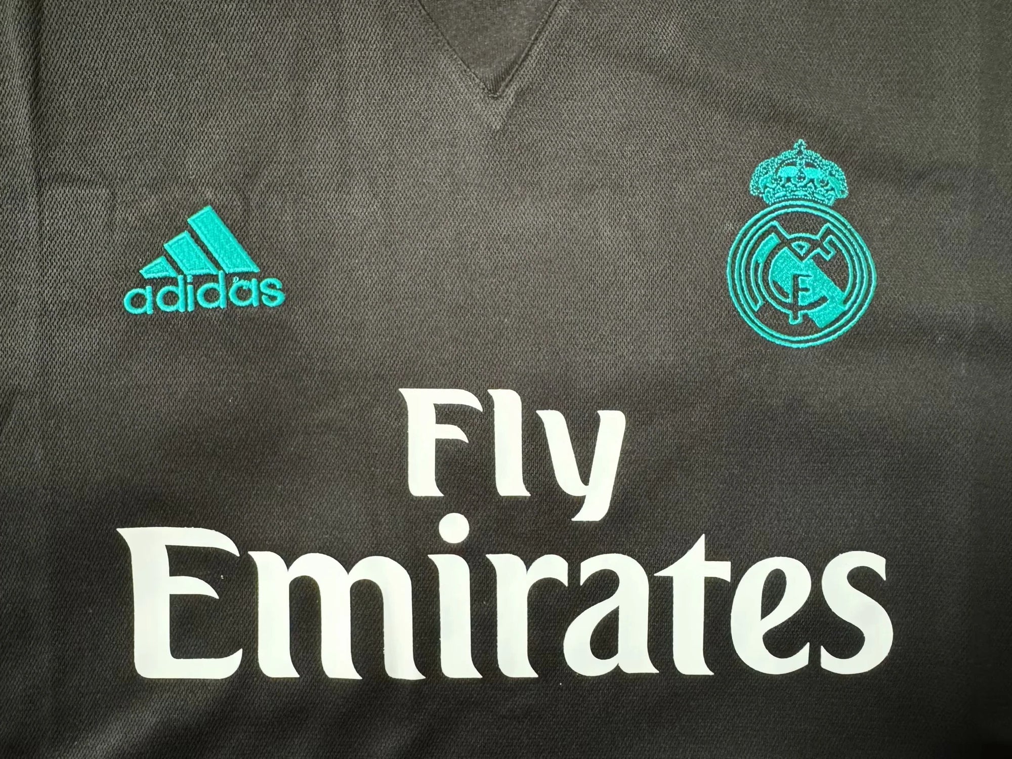 Camisa Real Madrid Away 17/18 (Versão Manga Longa Torcedor Retrô)