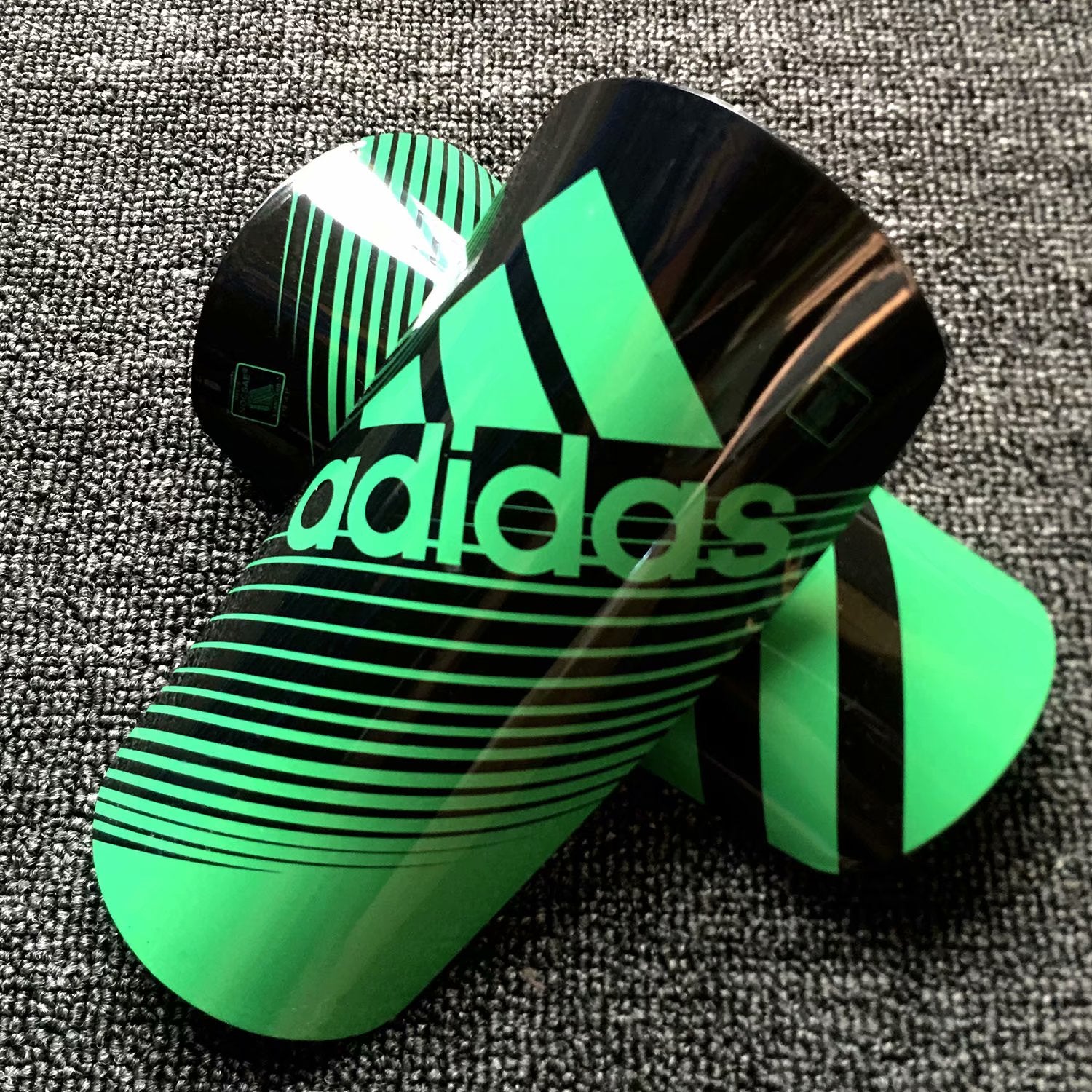 Caneleira Adidas | Acessórios Esportivos (Entregas Acima de 20€)