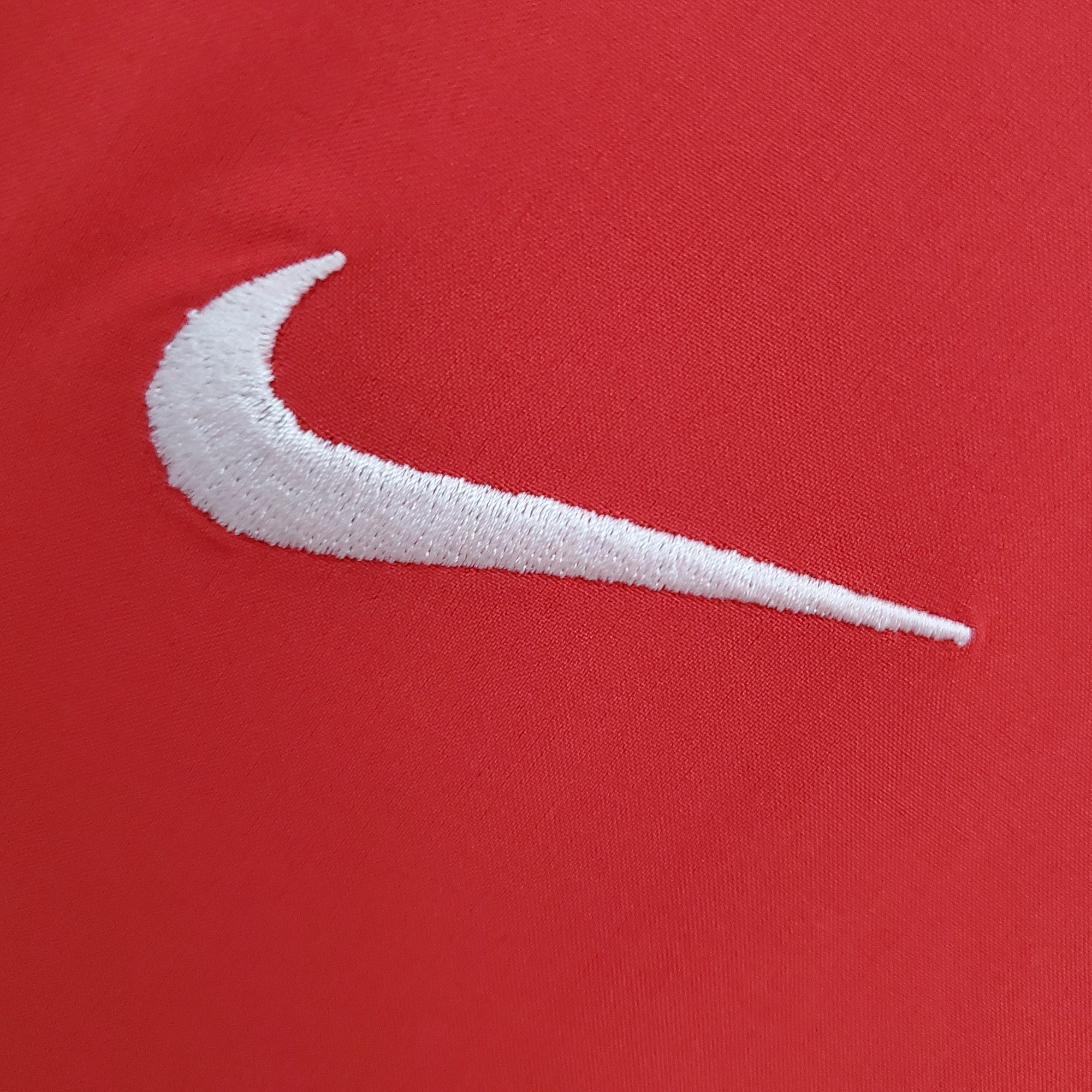 Camisa Manchester United Home 03/04 (Versão Manga Longa Retrô)