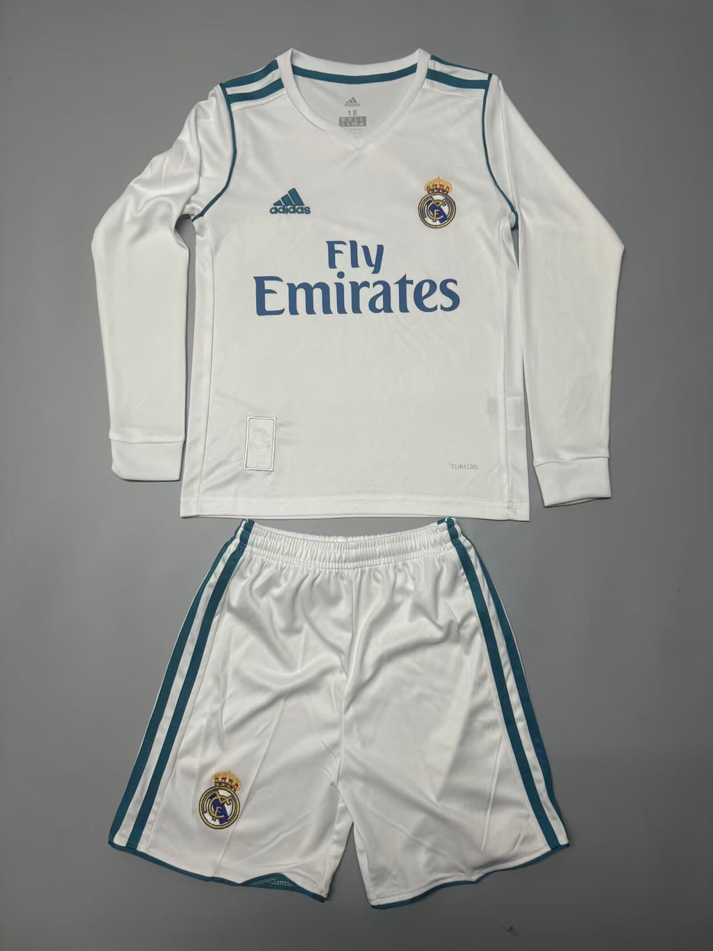 Kit Real Madrid Home 17/18 Conjunto Infantil (Versão Manga Longa Retrô)