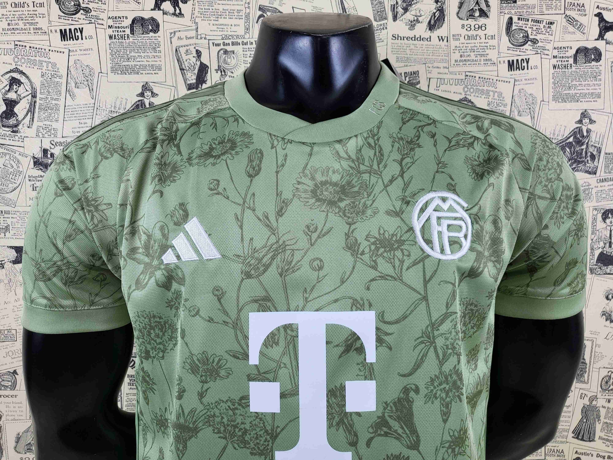 Camisa FC Bayern Munich "Green Flower" 23/24 (Versão Torcedor) | EDIÇÃO ESPECIAL
