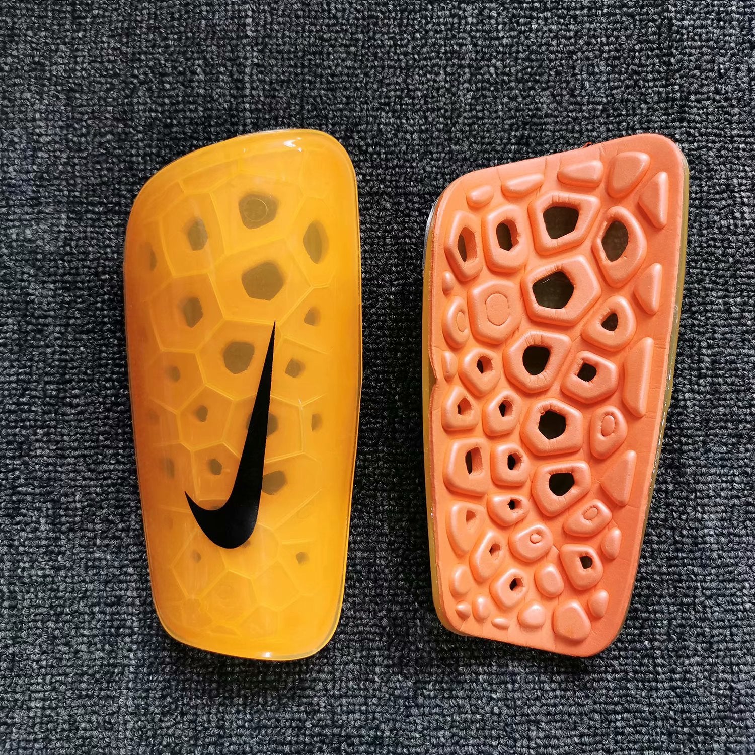 Caneleira Nike Version | Acessórios Esportivos (Entregas Acima de 20€)