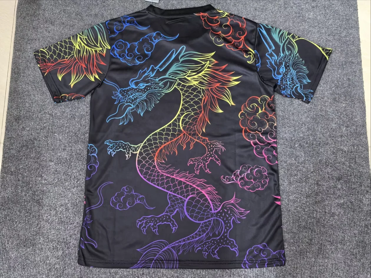 Camisa Real Madrid CF "Preto/Dragão/Colorido" (Versão Torcedor) | EDIÇÃO ESPECIAL