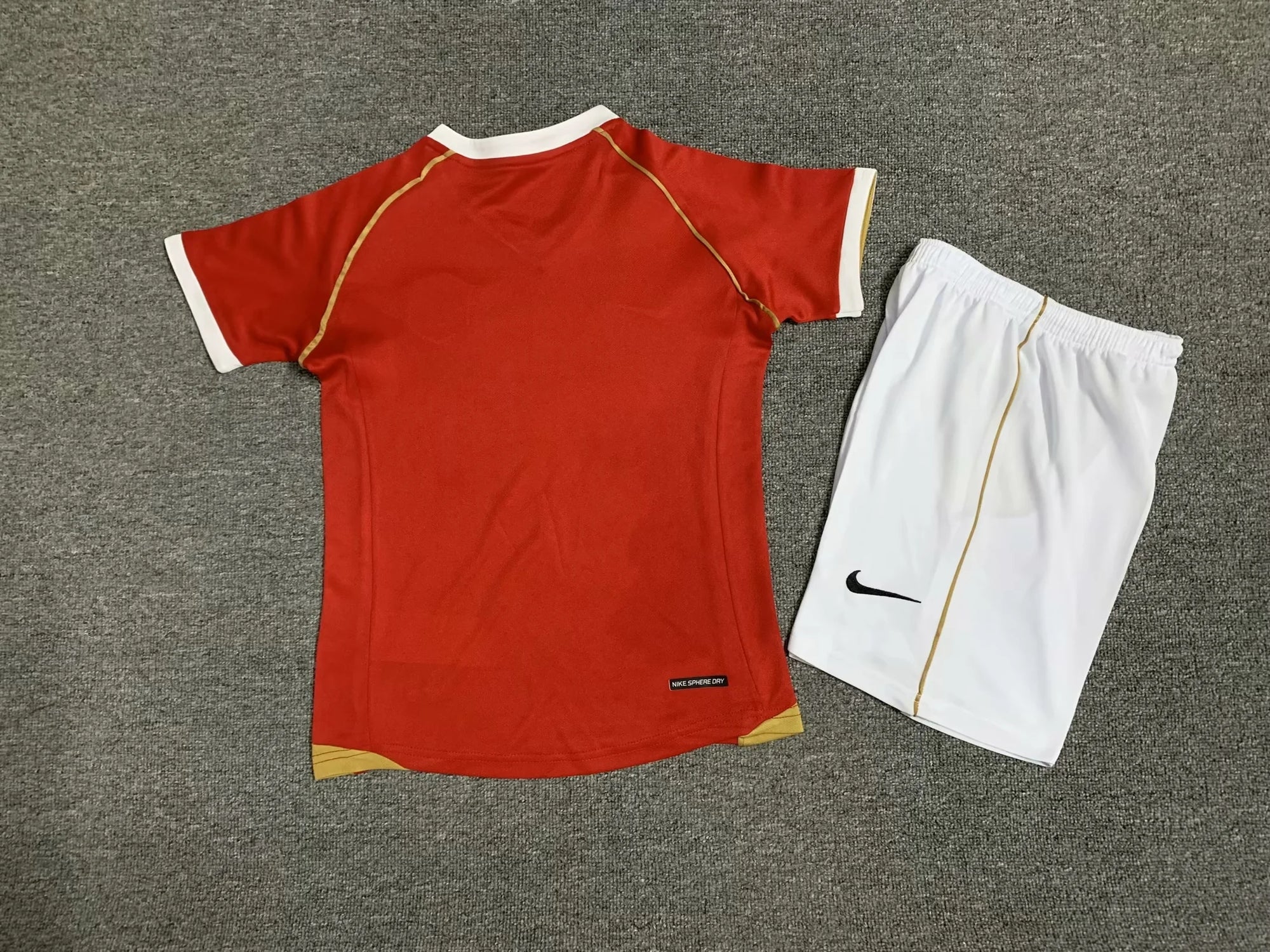 Camisa Manchester United Home 06/07 Conjunto Infantil (Versão Retrô)