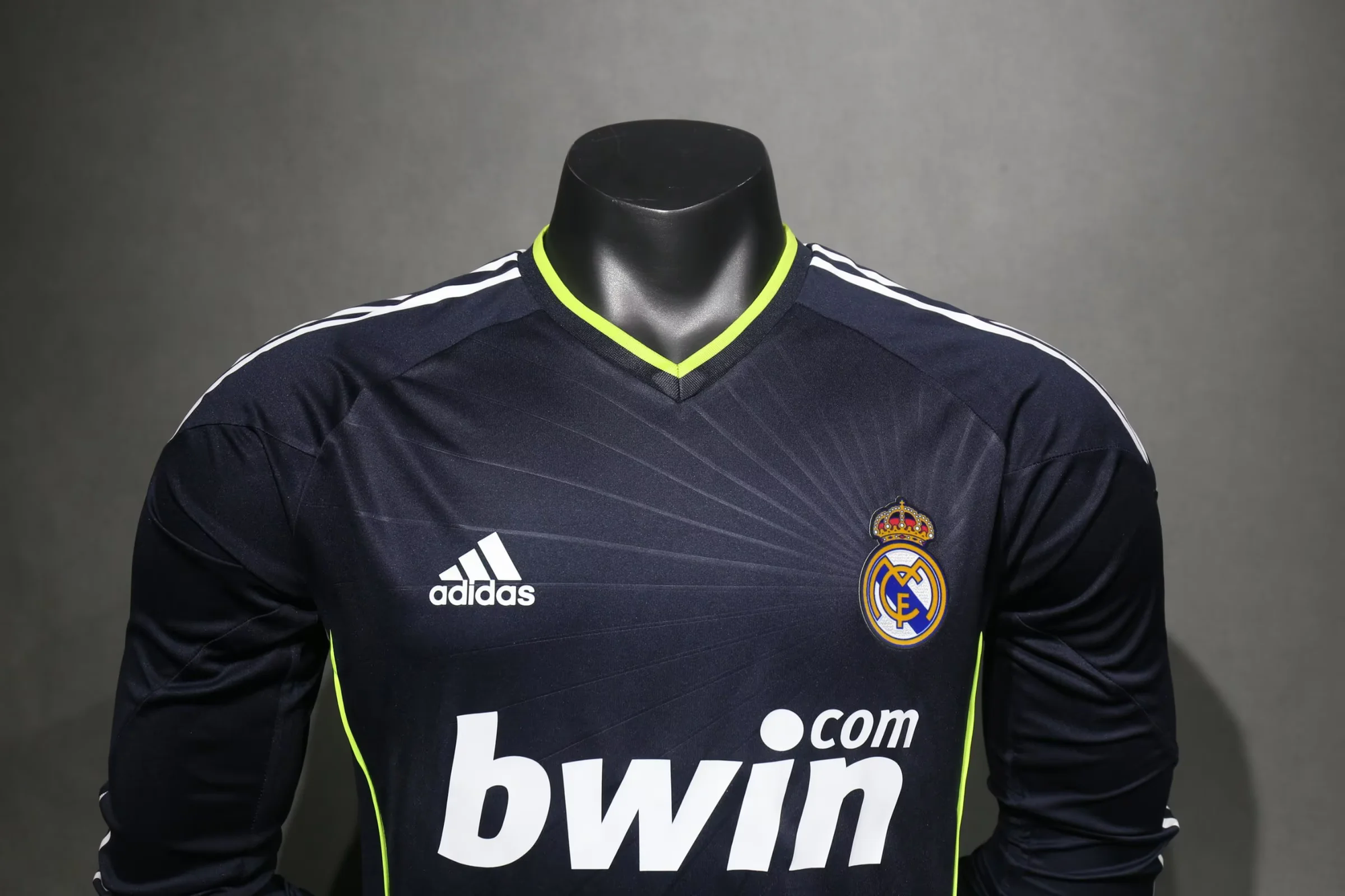 Camisa Real Madrid Away 10/11 (Versão Manga Longa Jogador Retrô)