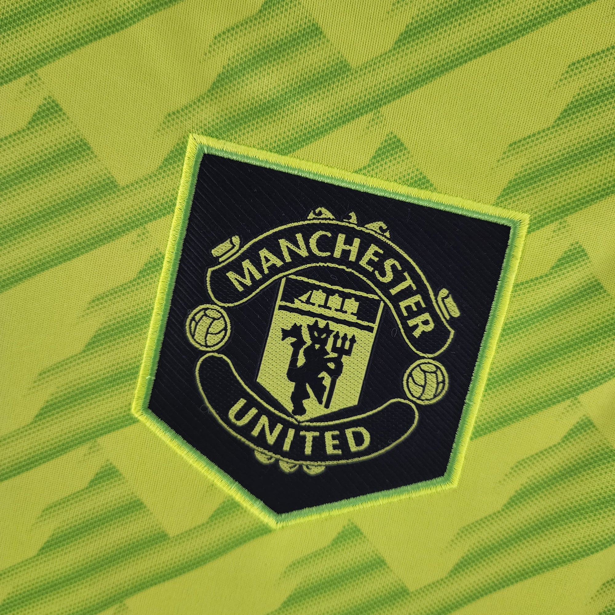 Camisa Manchester United Third 22/23 (Versão Manga Longa Torcedor Retrô)