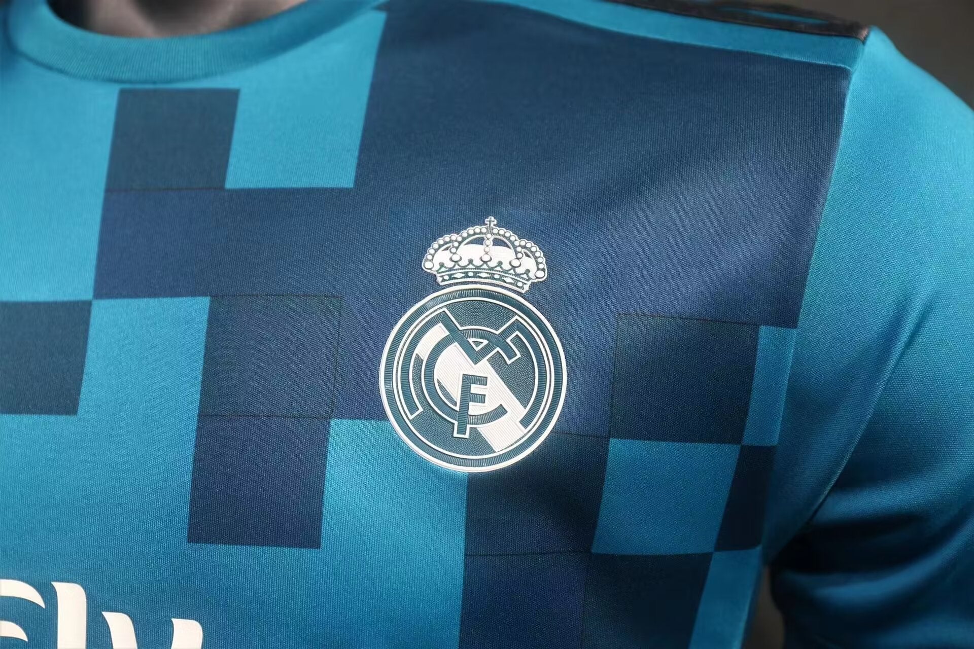 Camisa Real Madrid Third 17/18 (Versão Jogador Retrô)
