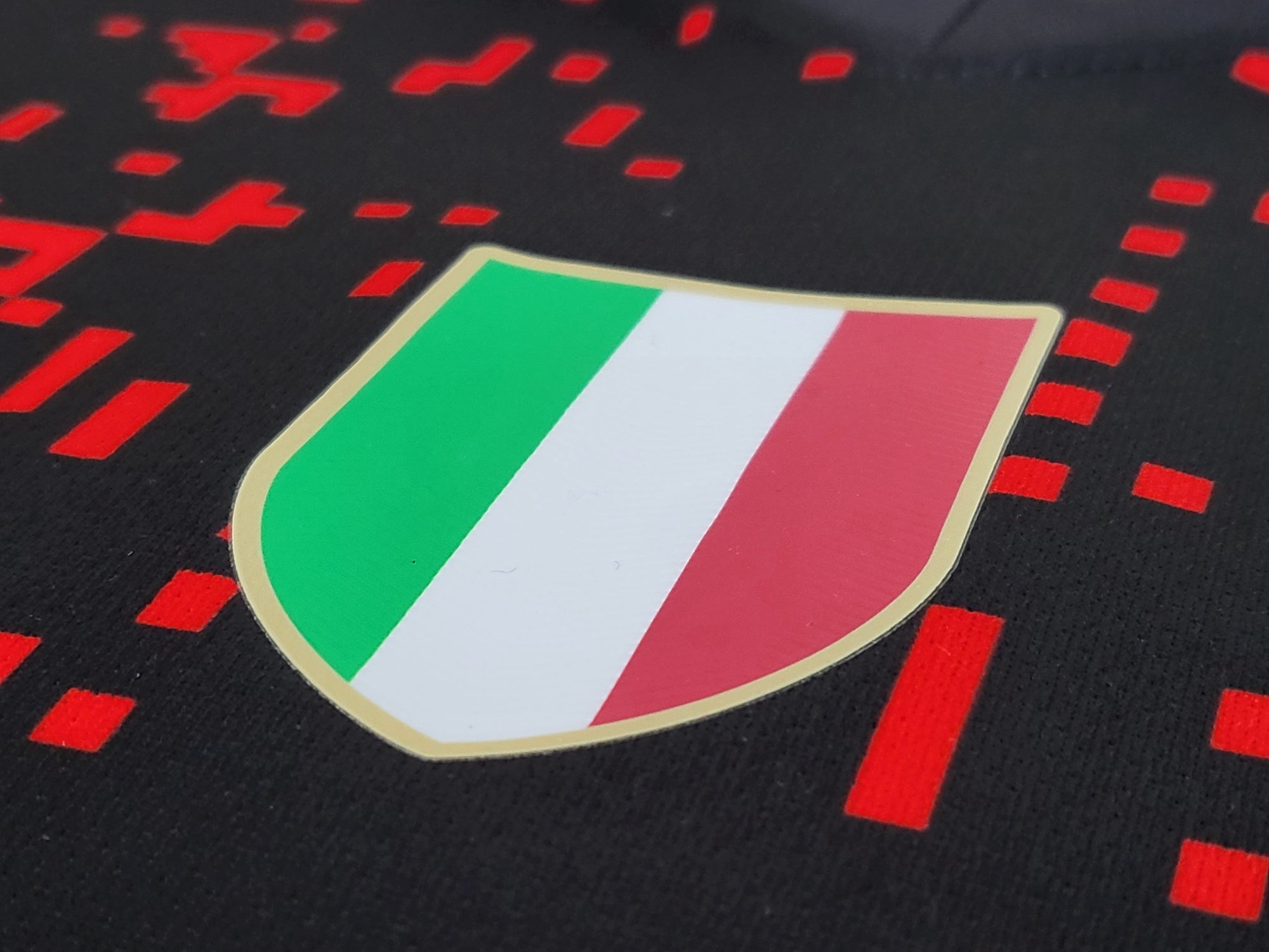 Camisa AC Milan "Red Pixels" 23/24 (Versão Torcedor) | EDIÇÃO ESPECIAL