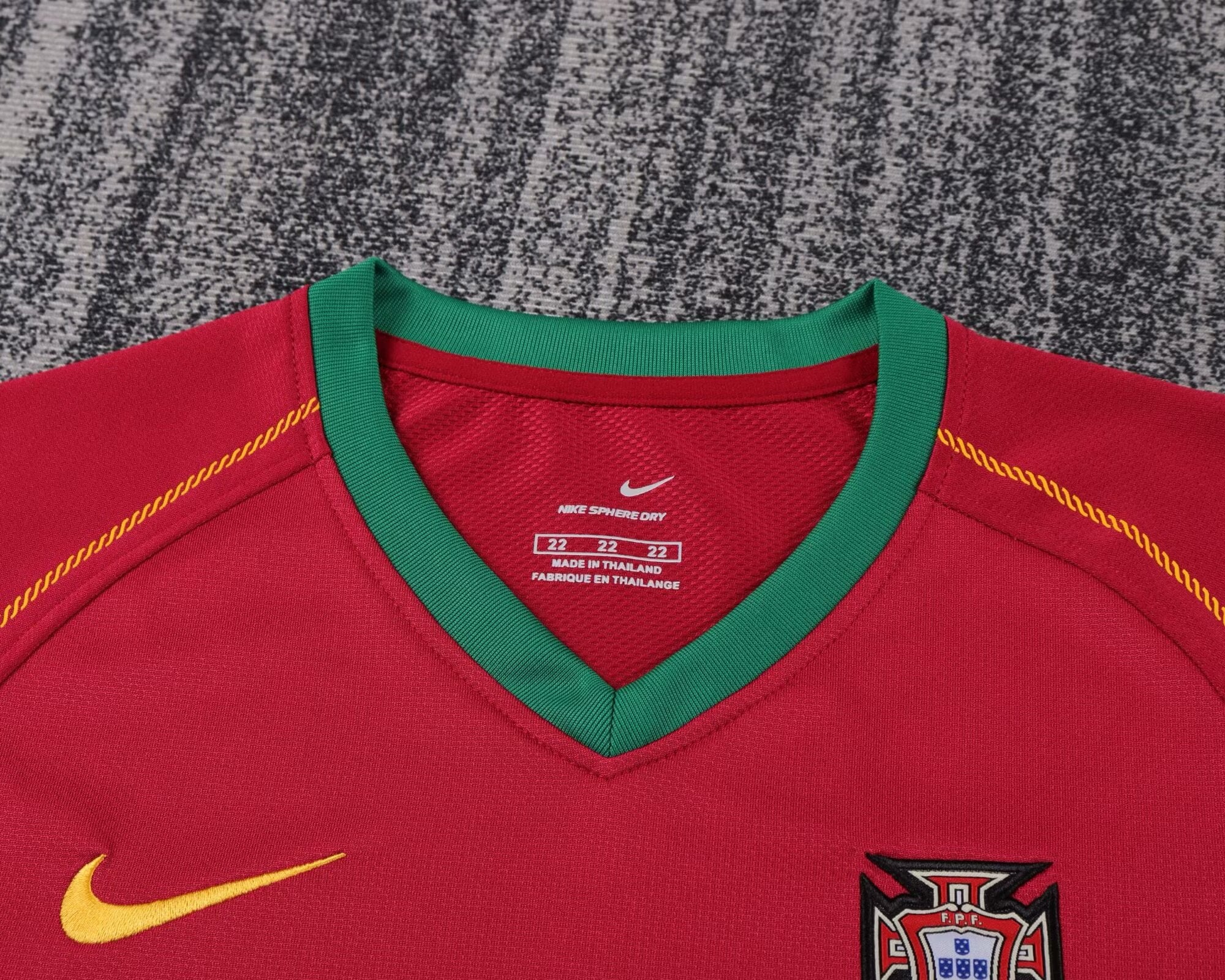 Kit Seleção Portuguesa Home 2006 Conjunto Infantil (Versão Curta Retrô)
