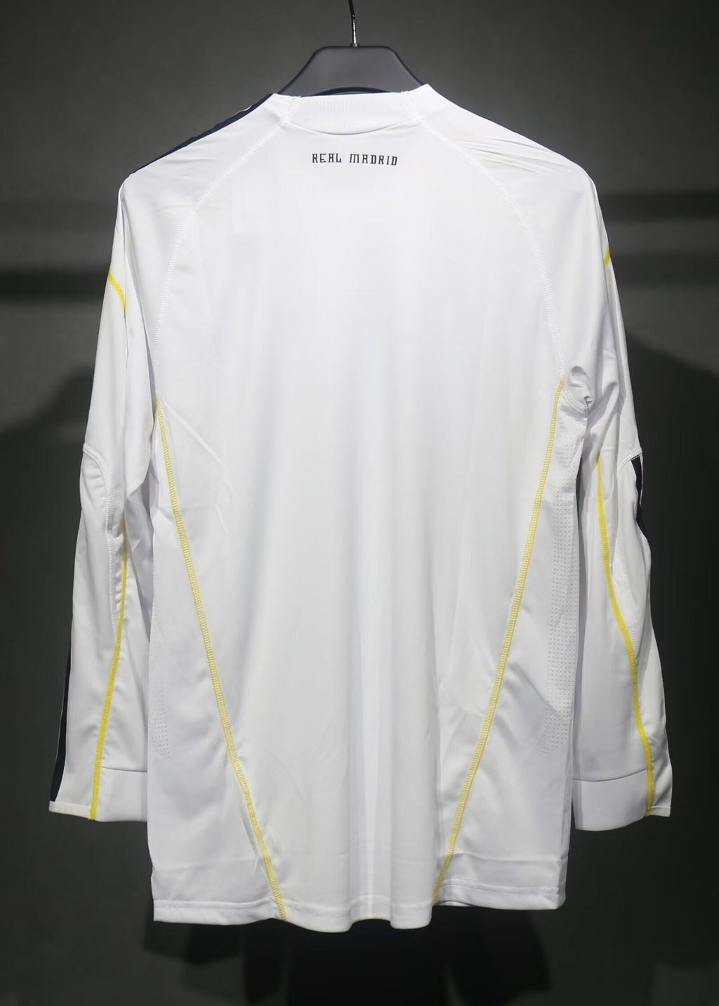 Camisa Real Madrid Home 09/10 (Versão Manga Longa Jogador Retrô)