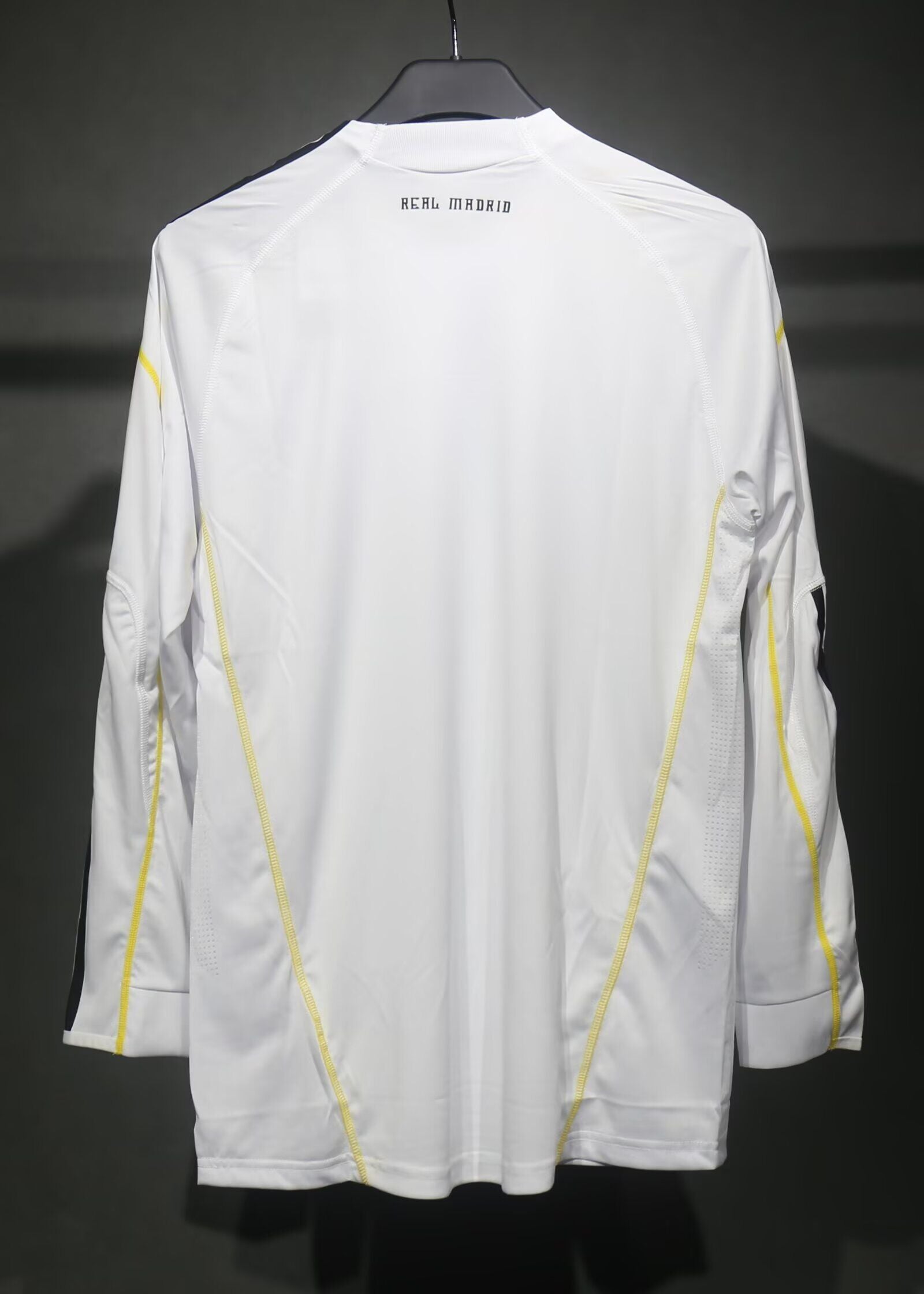 Camisa Real Madrid Home 09/10 (Versão Manga Longa Jogador Retrô)