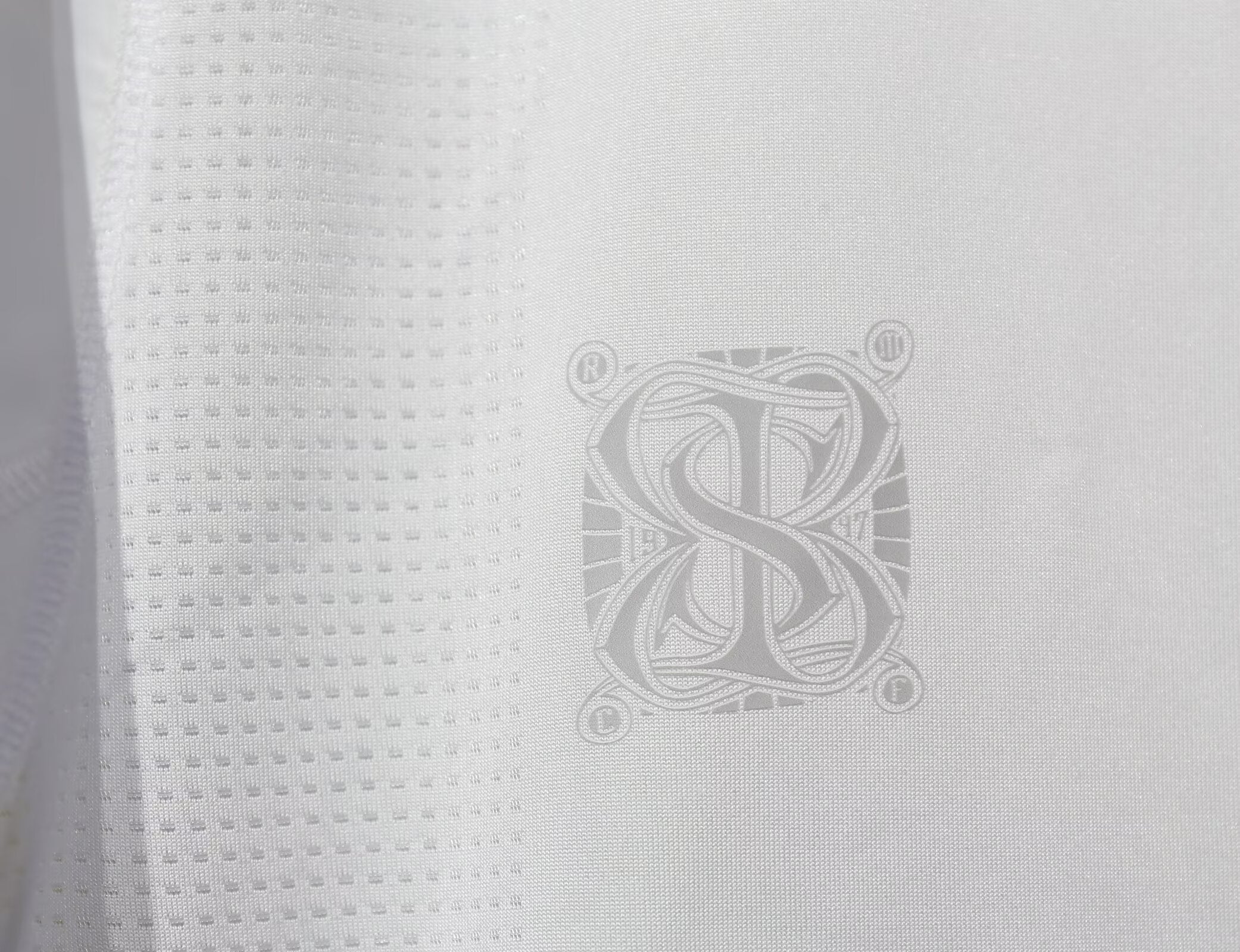 Camisa Real Madrid Home 09/10 (Versão Jogador Retrô)