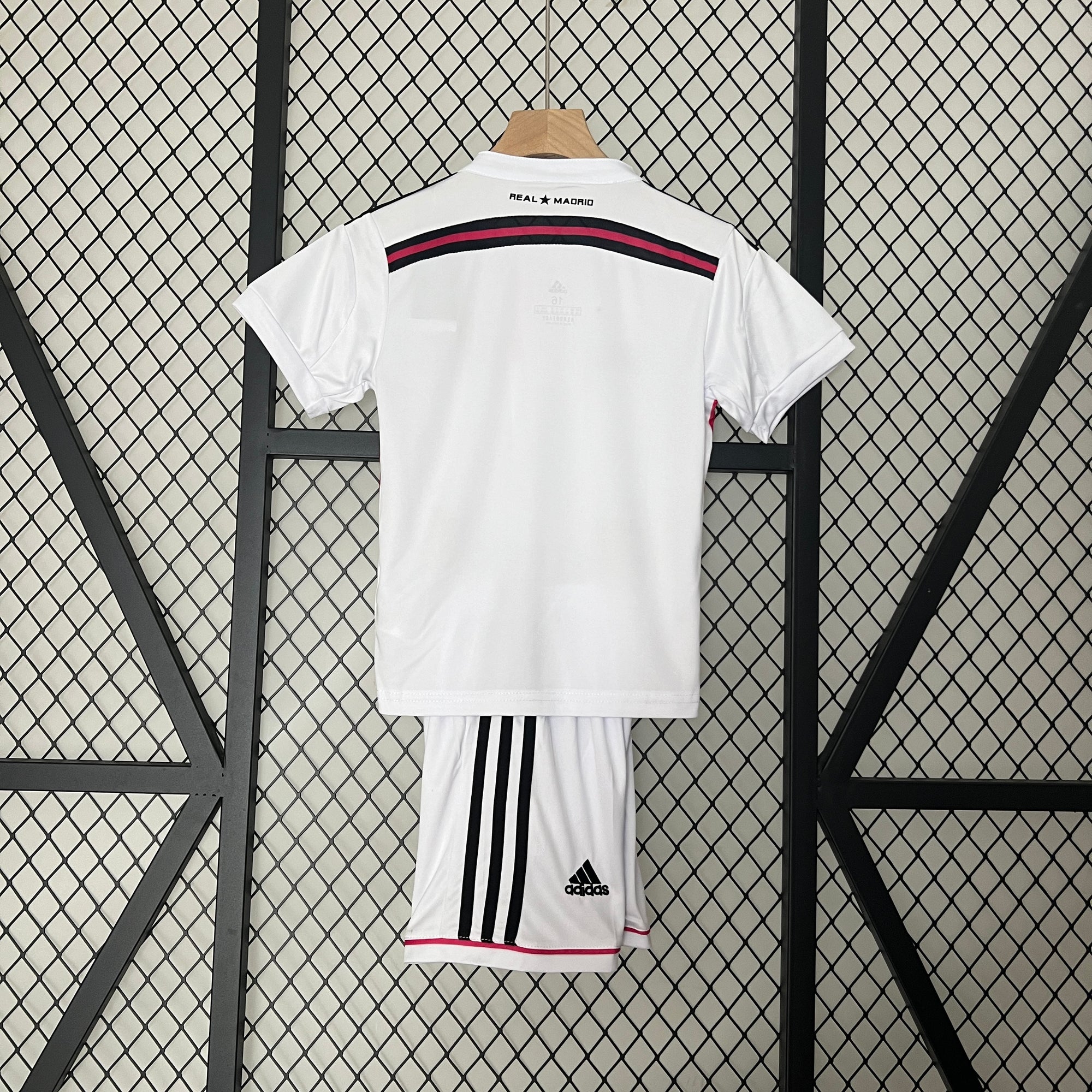 Kit Real Madrid Home 14/15 Conjunto Infantil (Versão Torcedor Retrô)