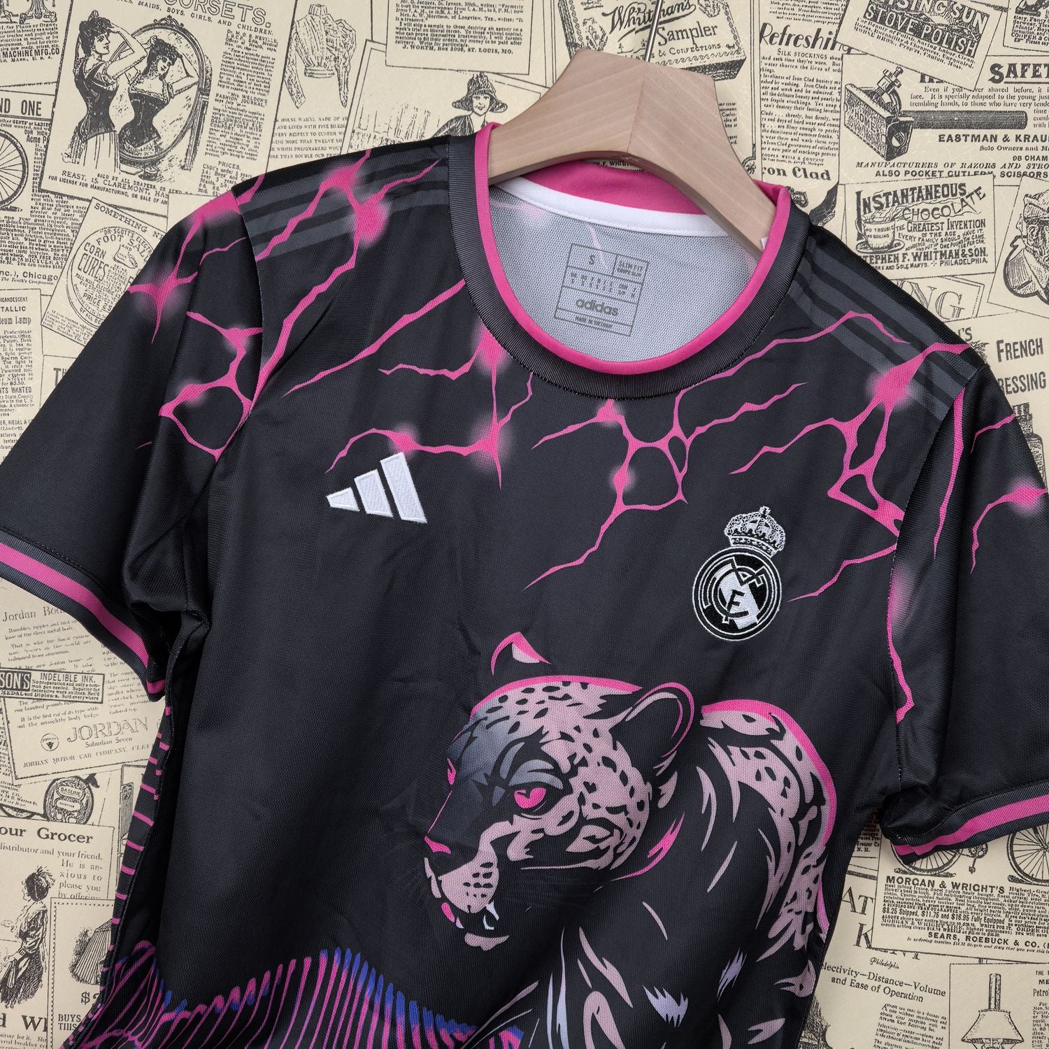Camisa Real Madrid "Pink Panther" 24/25 (Versão Torcedor) | EDIÇÃO ESPECIAL