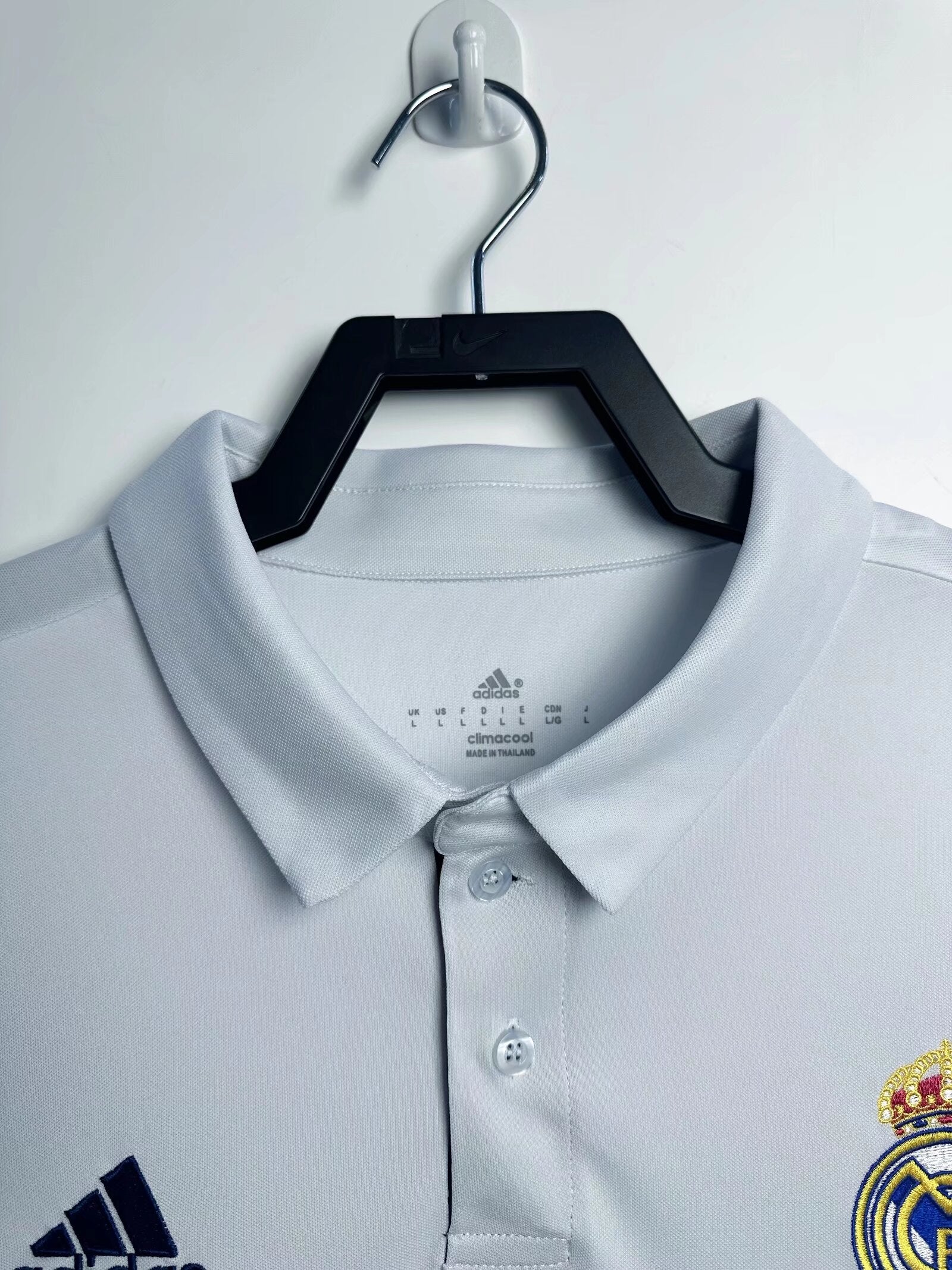 Camisa Real Madrid Home 16/17 (Versão Manga Longa Torcedor Retrô)