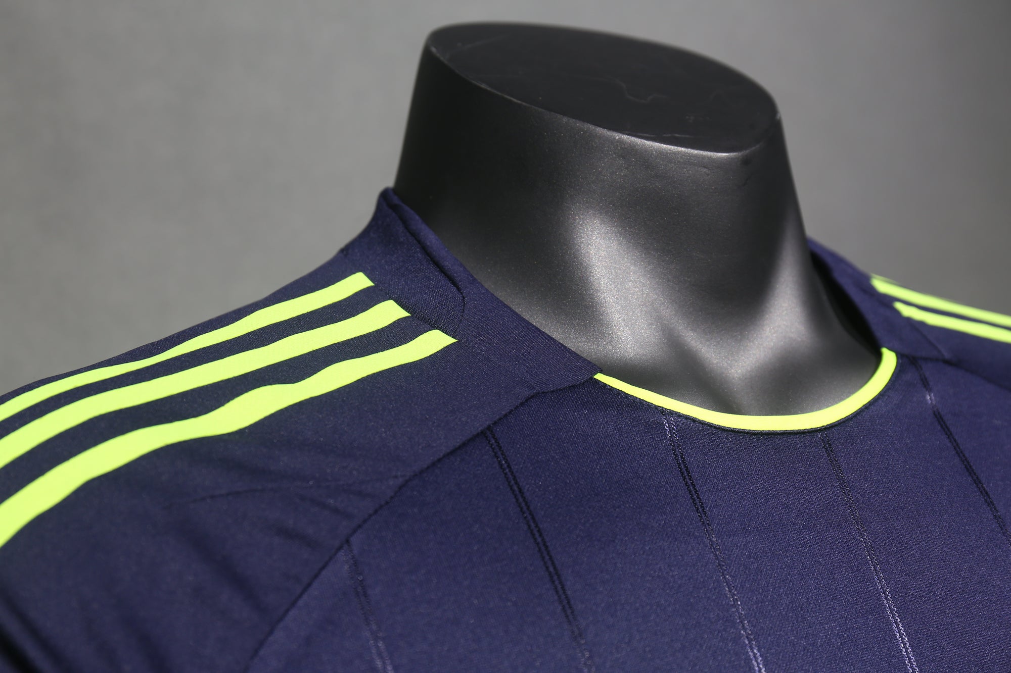 Camisa Real Madrid Away 12/13 (Versão Manga Longa Jogador Retrô)
