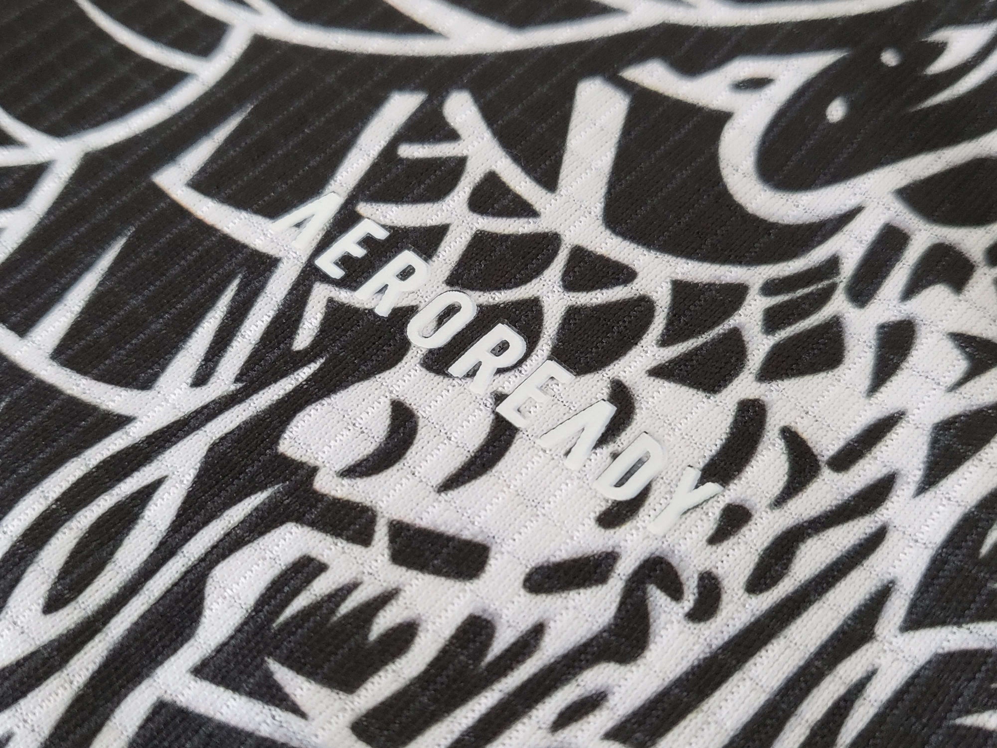Camisa Real Madrid "Golden-White Dragon" 23/24 (Versão Jogador) | EDIÇÃO ESPECIAL
