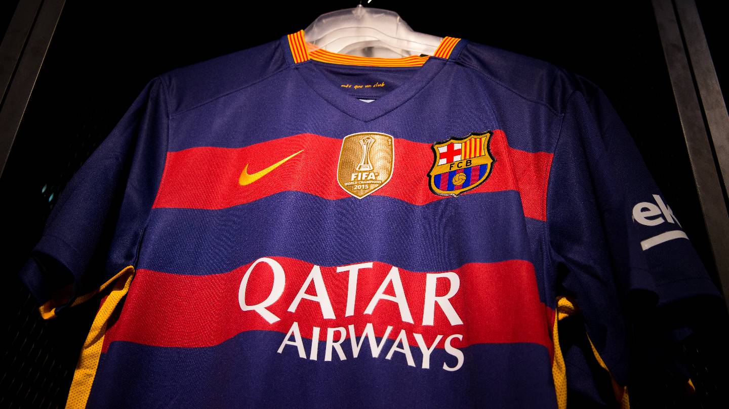 Camisa Barcelona FIFA WORLD CHAMPIONS Home 15-17 (Versão Retrô)