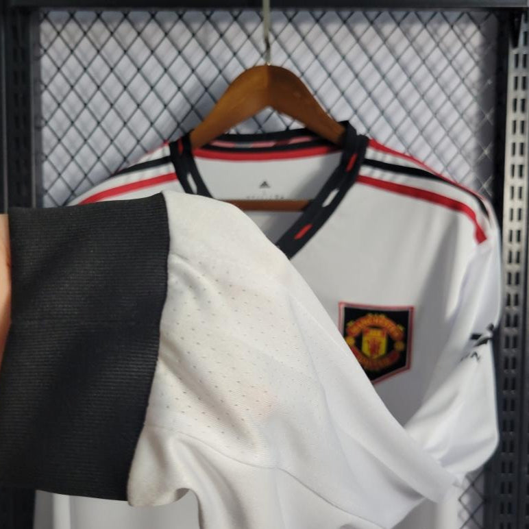 Camisa Manchester United Away 22/23 (Versão Manga Longa Torcedor Retrô)