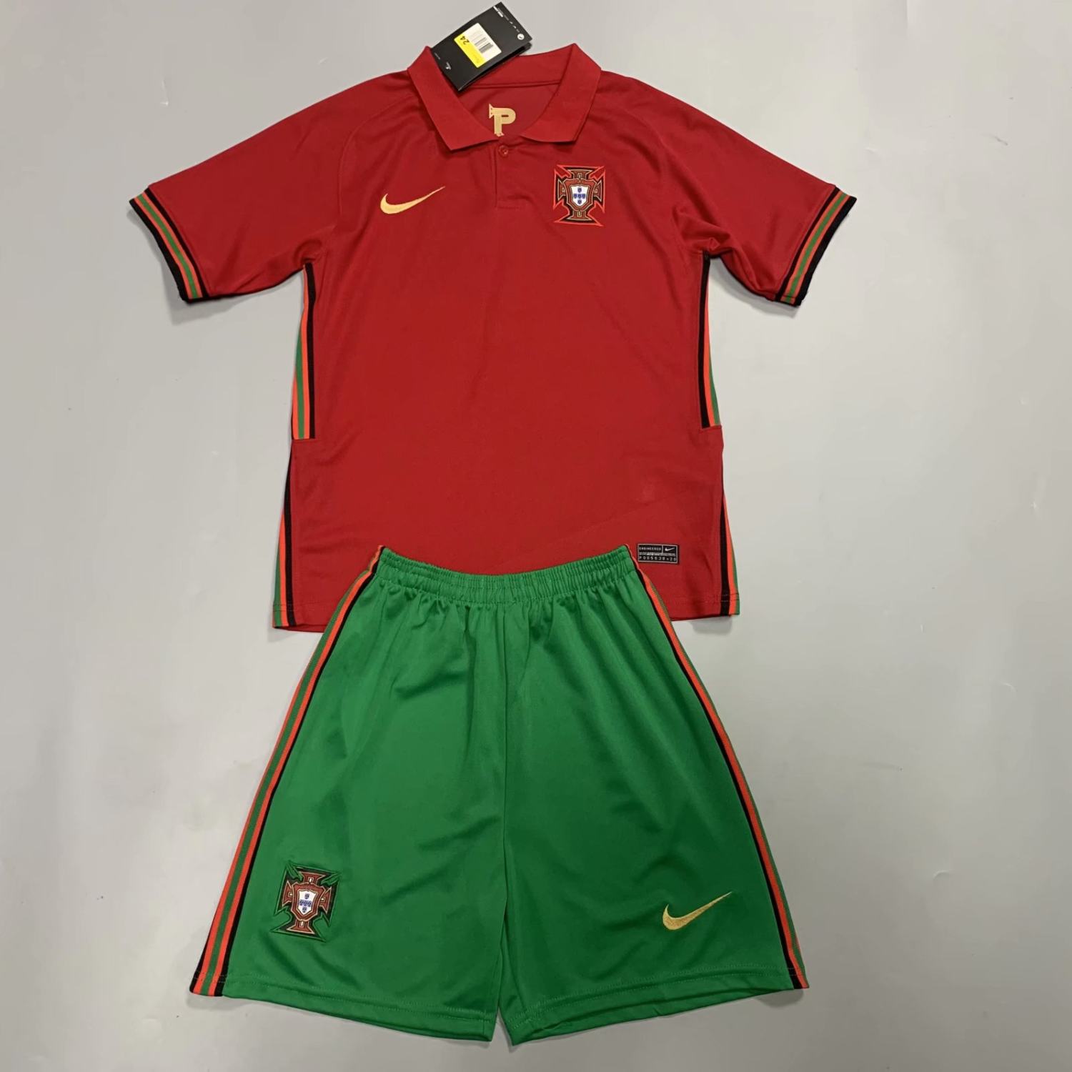 Kit Seleção Portuguesa Home 2020 Conjunto Infantil (Versão Curta Retrô)