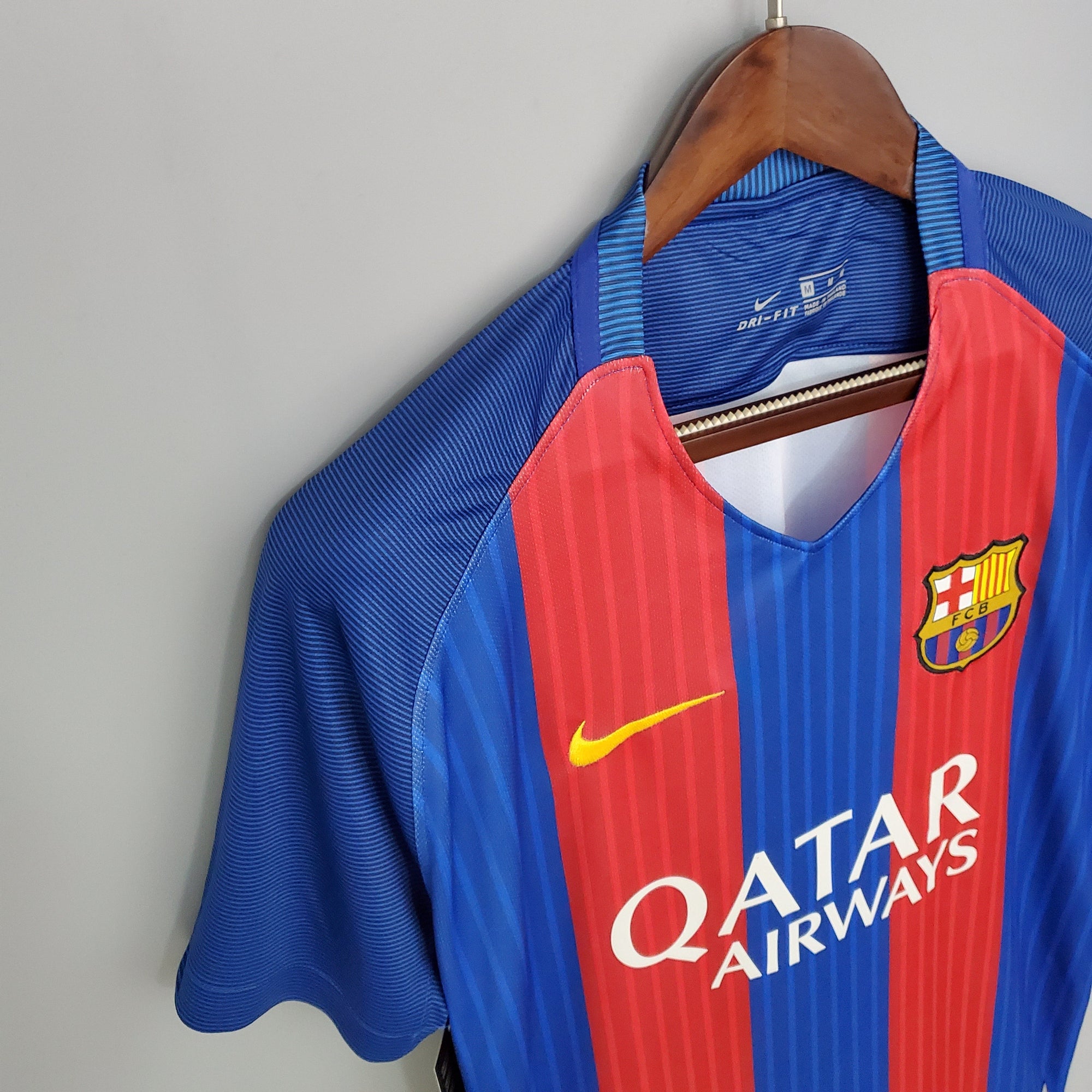 Camisa Barcelona Home 16/17 (Versão Retrô)