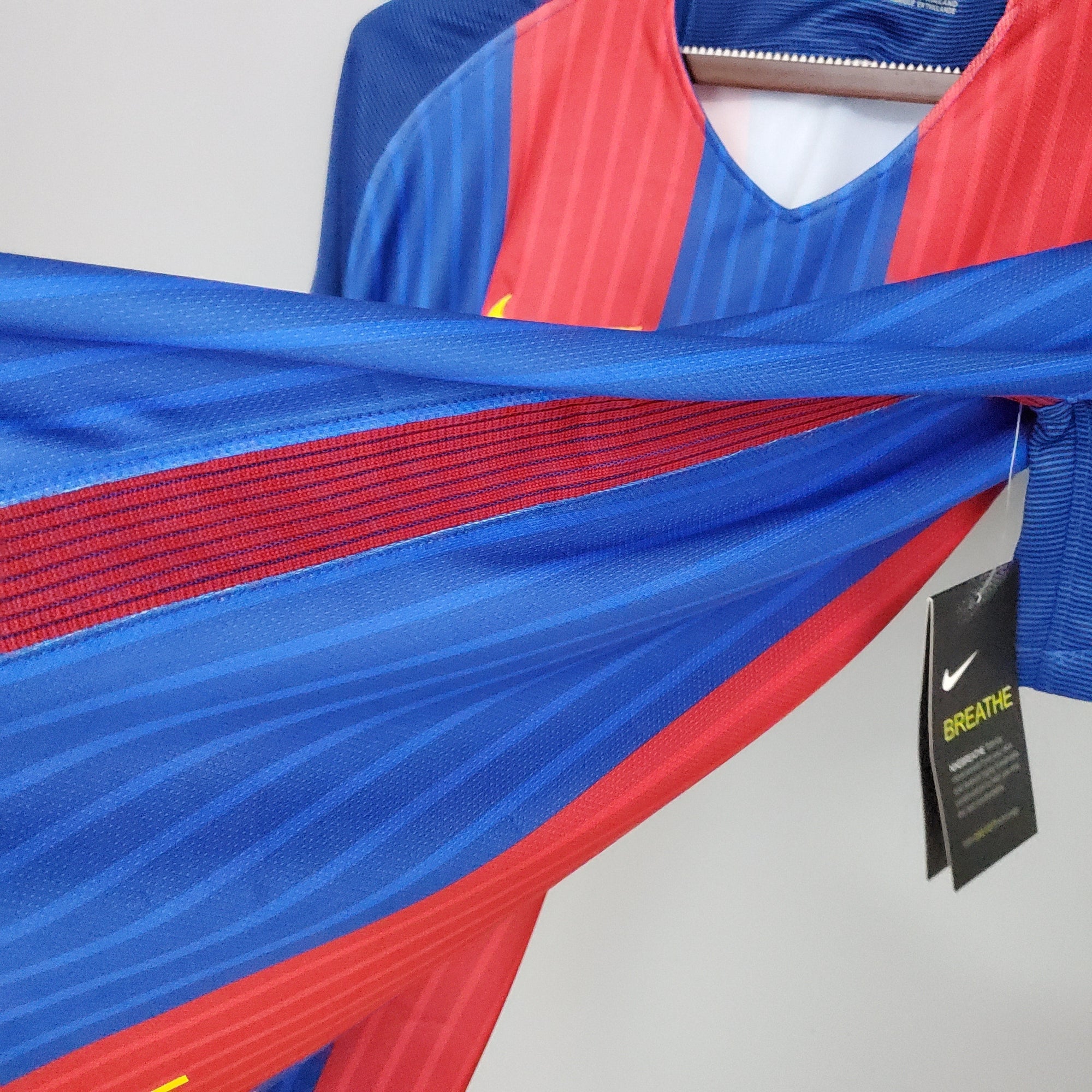 Camisa Barcelona Home 16/17 (Versão Retrô)