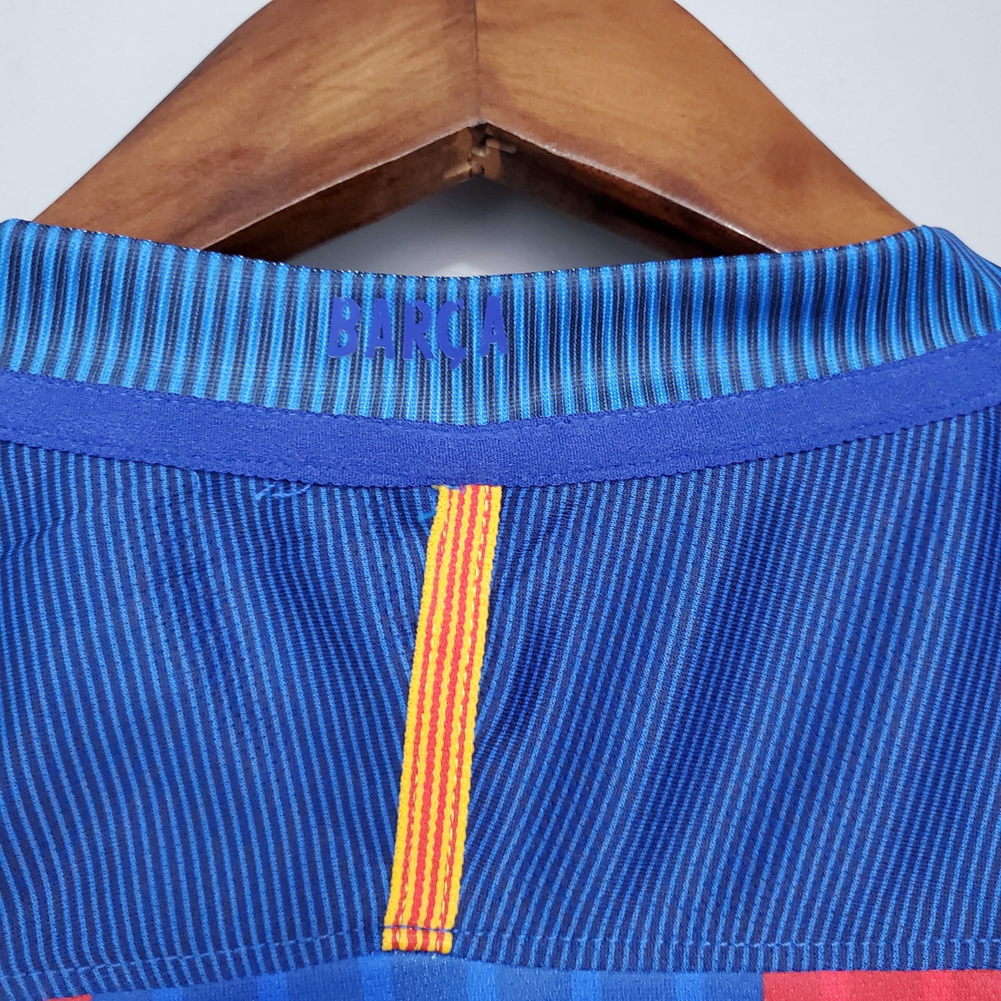 Camisa Barcelona Home 16/17 (Versão Retrô)