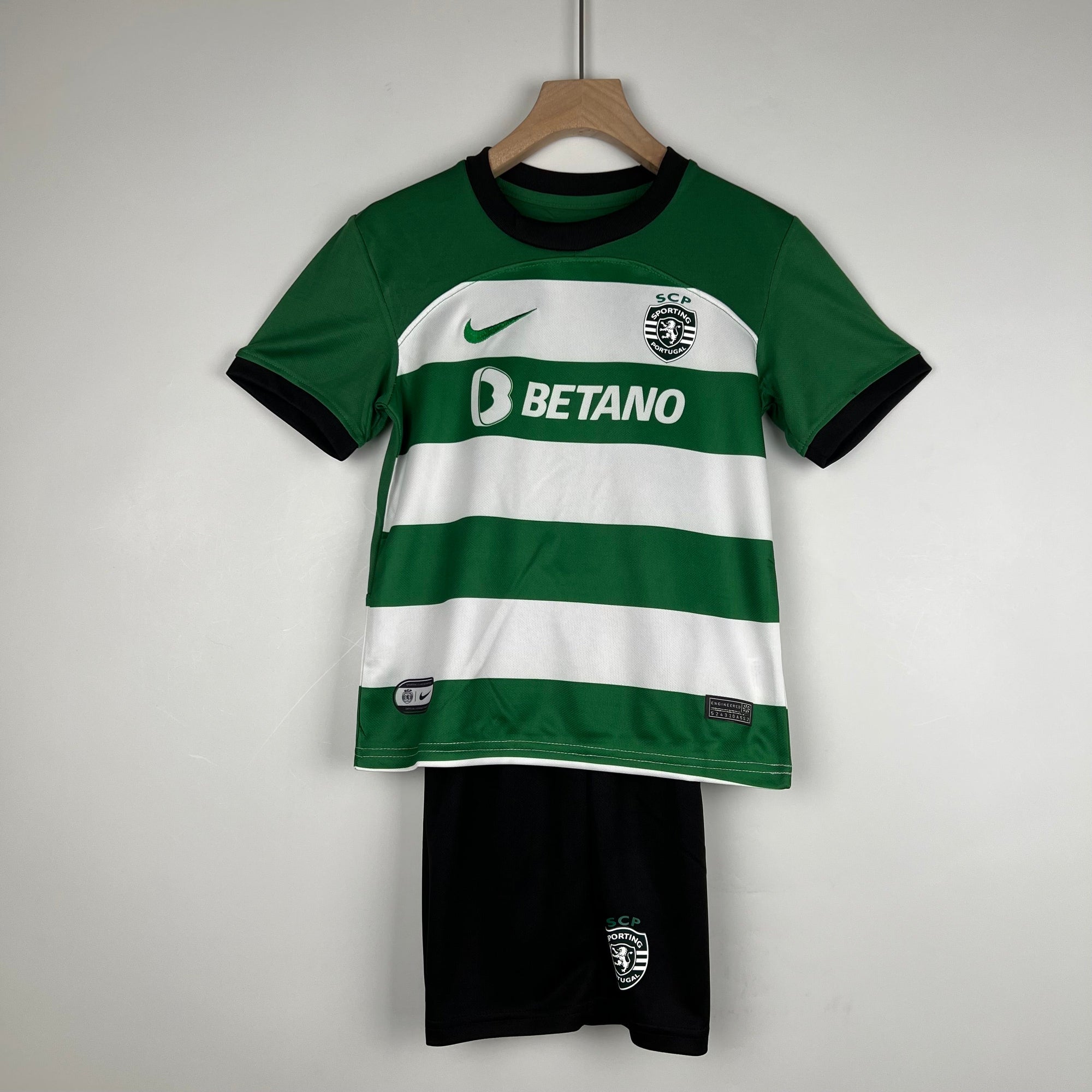 Sporting CP Home 23/24 Conjunto Infantil (Versão Torcedor)