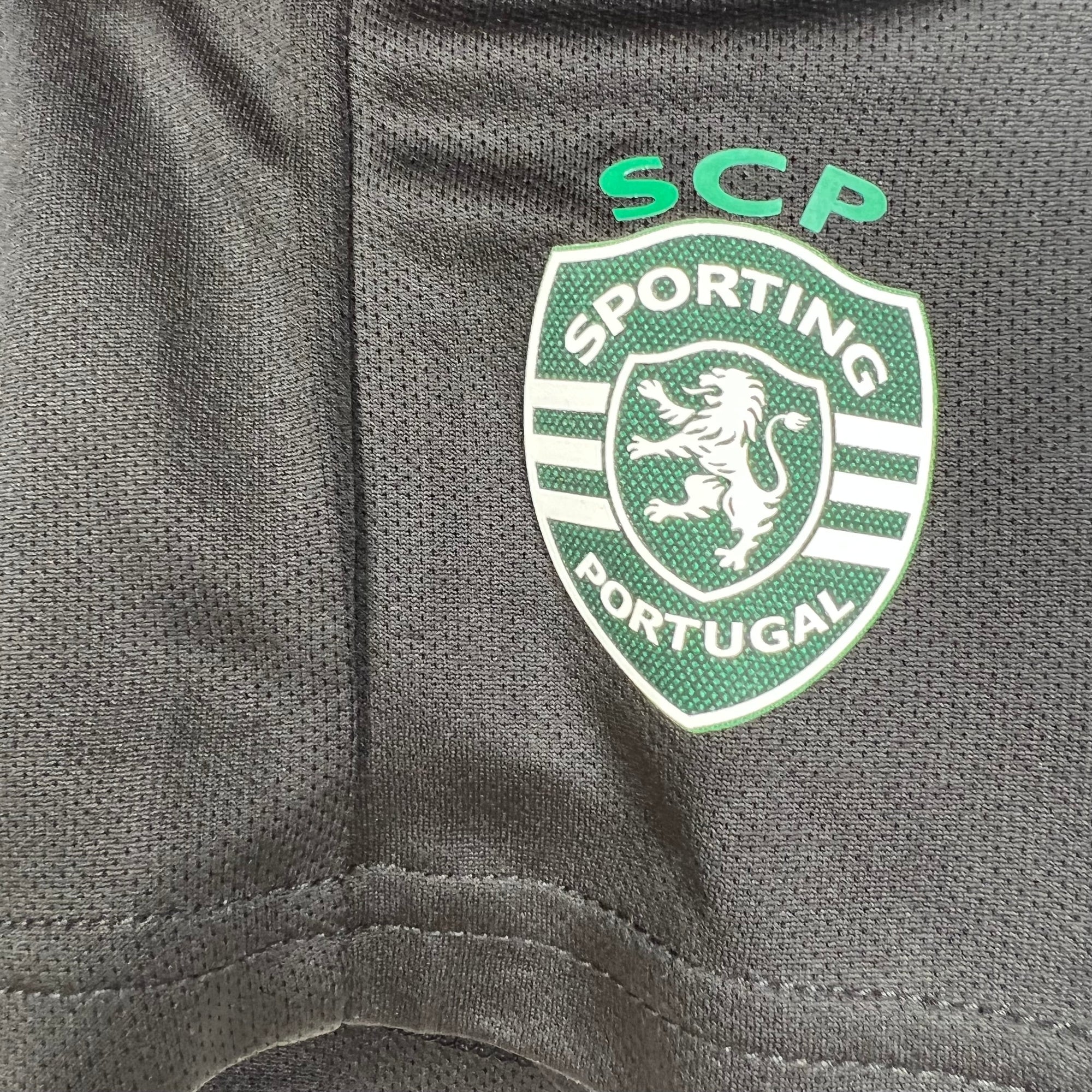 Sporting CP Home 23/24 Conjunto Infantil (Versão Torcedor)