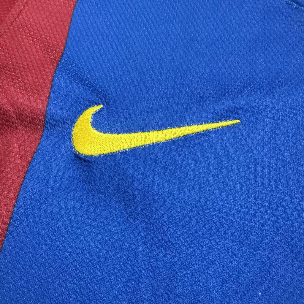Kit Barcelona Home Conjunto Infantil 06/07 (Versão Retrô)