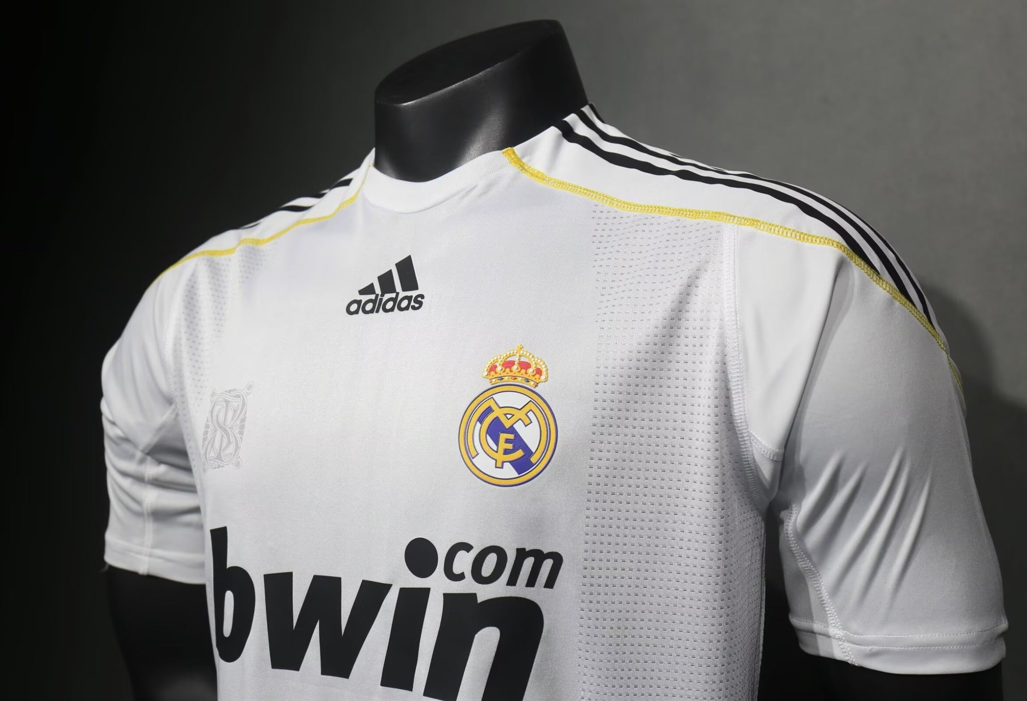 Camisa Real Madrid Home 09/10 (Versão Jogador Retrô)