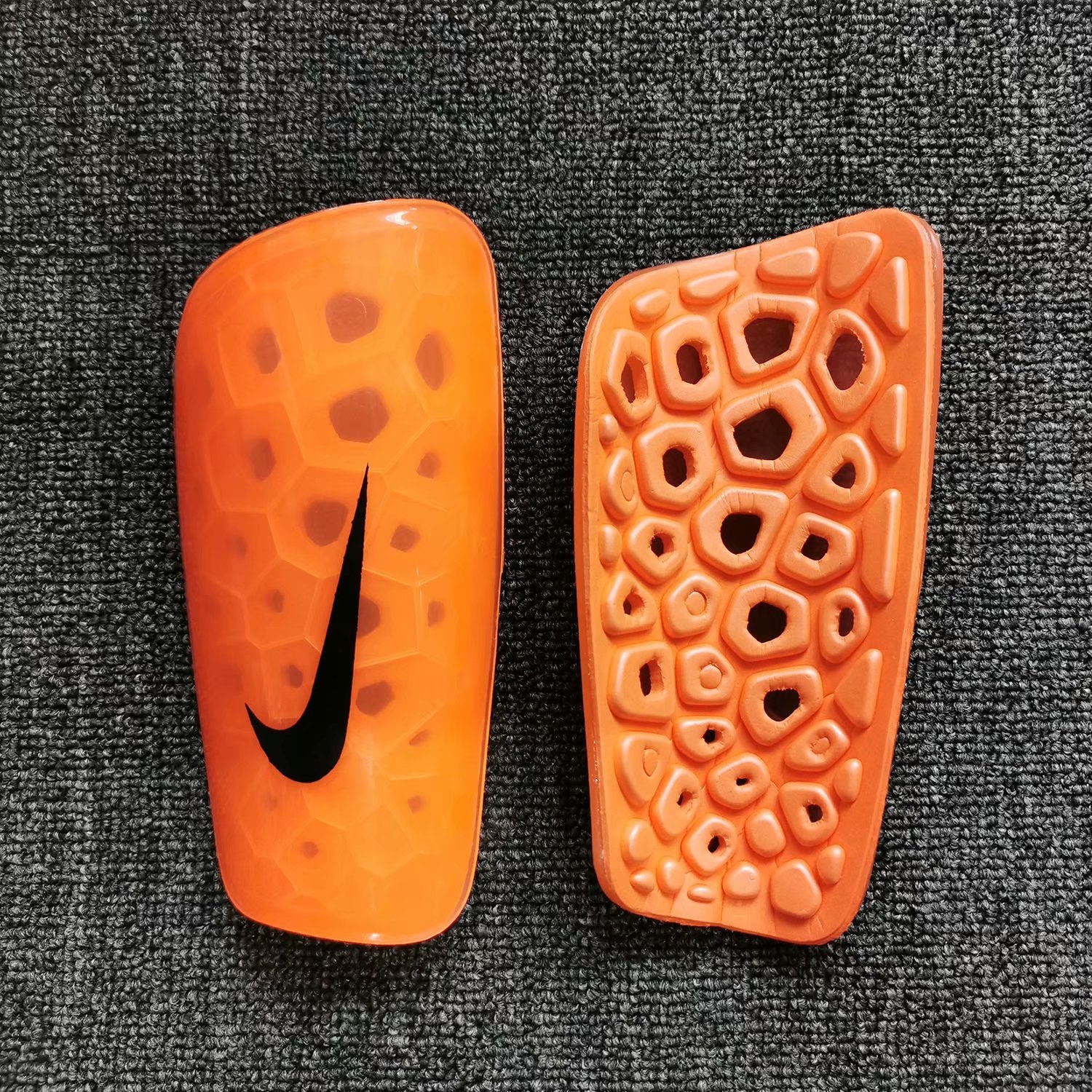 Caneleira Nike Version | Acessórios Esportivos (Entregas Acima de 20€)